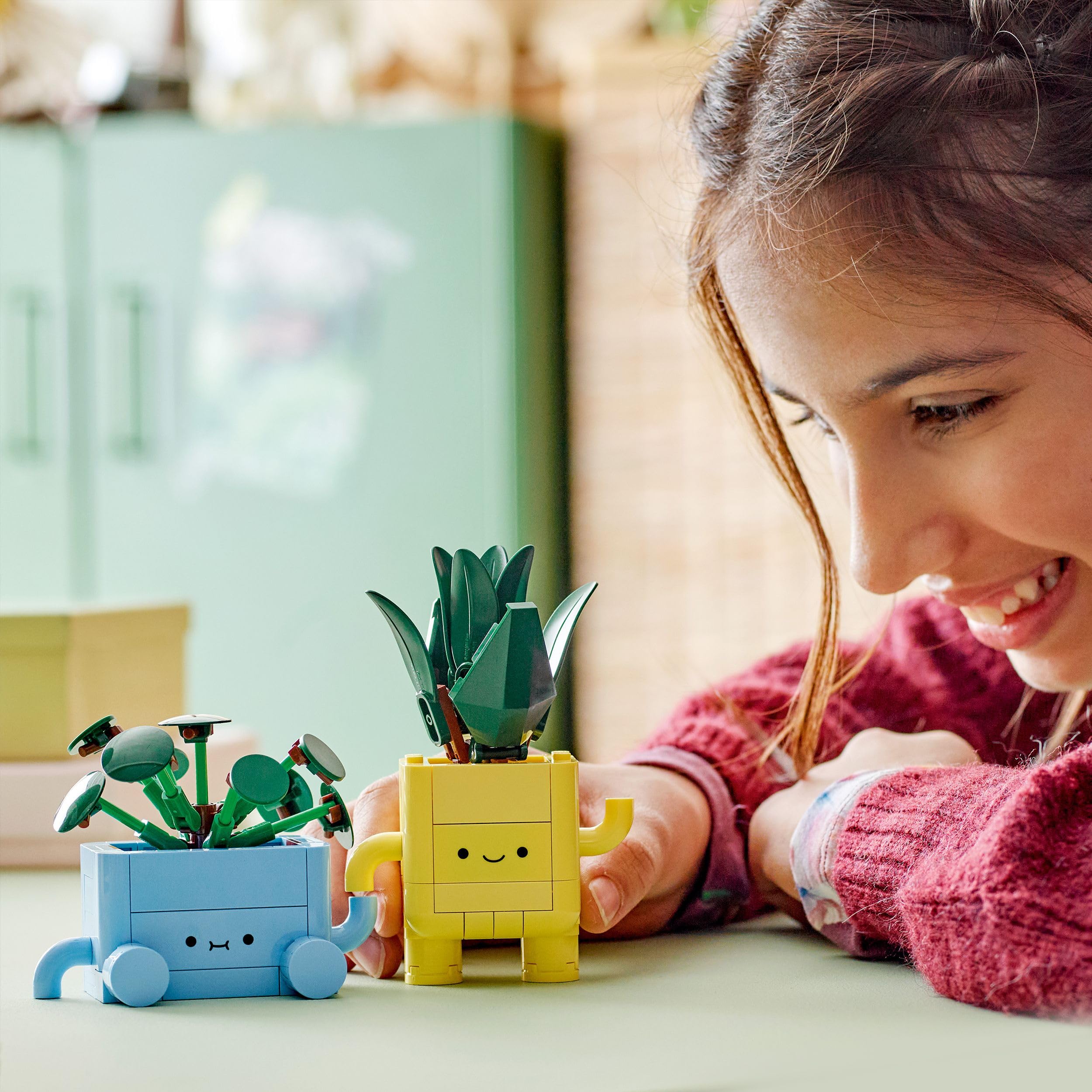 LEGO Botanicals Petites Plantes Souriantes - Jouet - Loisirs Créatifs - 2 Plantes Artificielles, 2 Pots de Fleurs Colorés & Visages Interchangeables - Cadeau Nature pour Fille dès 9 Ans & Ado 10349