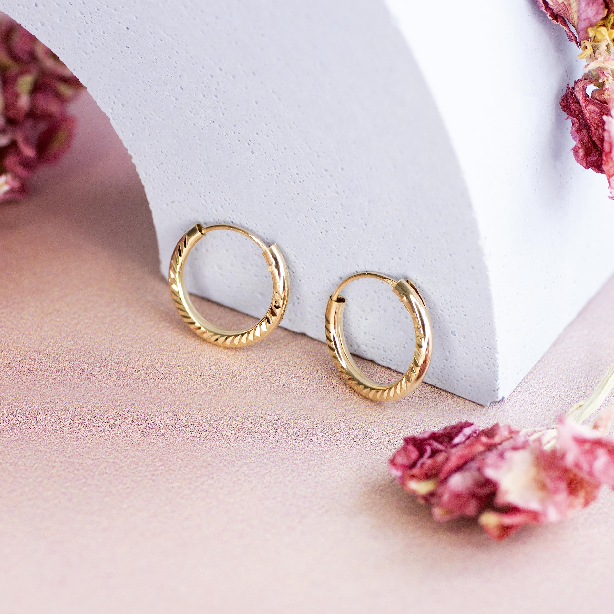Carissima Pendientes de aro infantiles en oro amarillo de 9 quilates, 11 mm, corte diamante, 1.4 mm