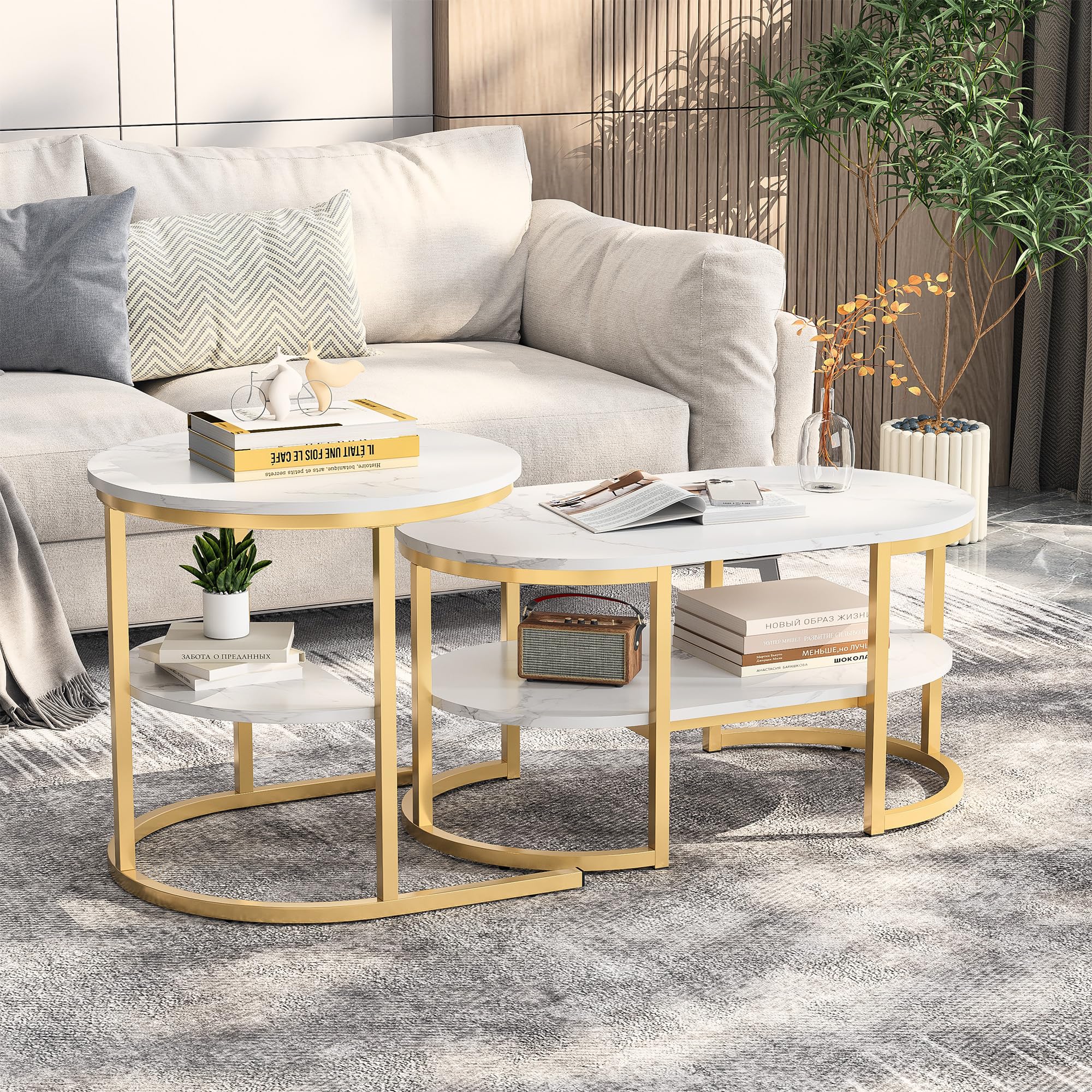 Juego de 2 mesas de café con aspecto de mármol, mesa auxiliar moderna con estructura de metal dorado, mesa auxiliar ovalada y redonda con 2 estantes para salón, mesa de café que ahorra espacio
