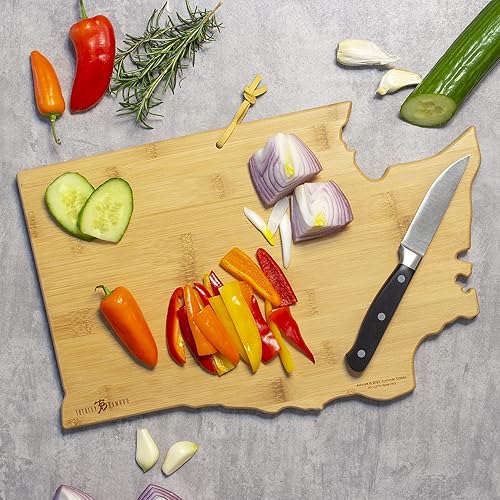 Vista 228 de Totally Bamboo Tabla de cortar con forma del estado de Nebraska y bandeja para servir charcutería con ilustraciones de Summer Stokes, incluye