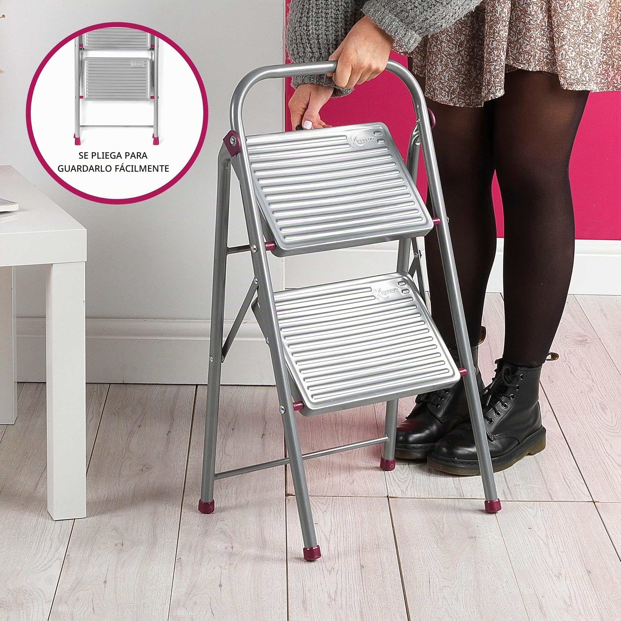 Kleeneze KL068491EU Escalera Plegable con 2 Peldaños, Fácil De Plegar, Gancho De Seguridad, Antiadherrente, Color Rosa/Gris, 80 cm