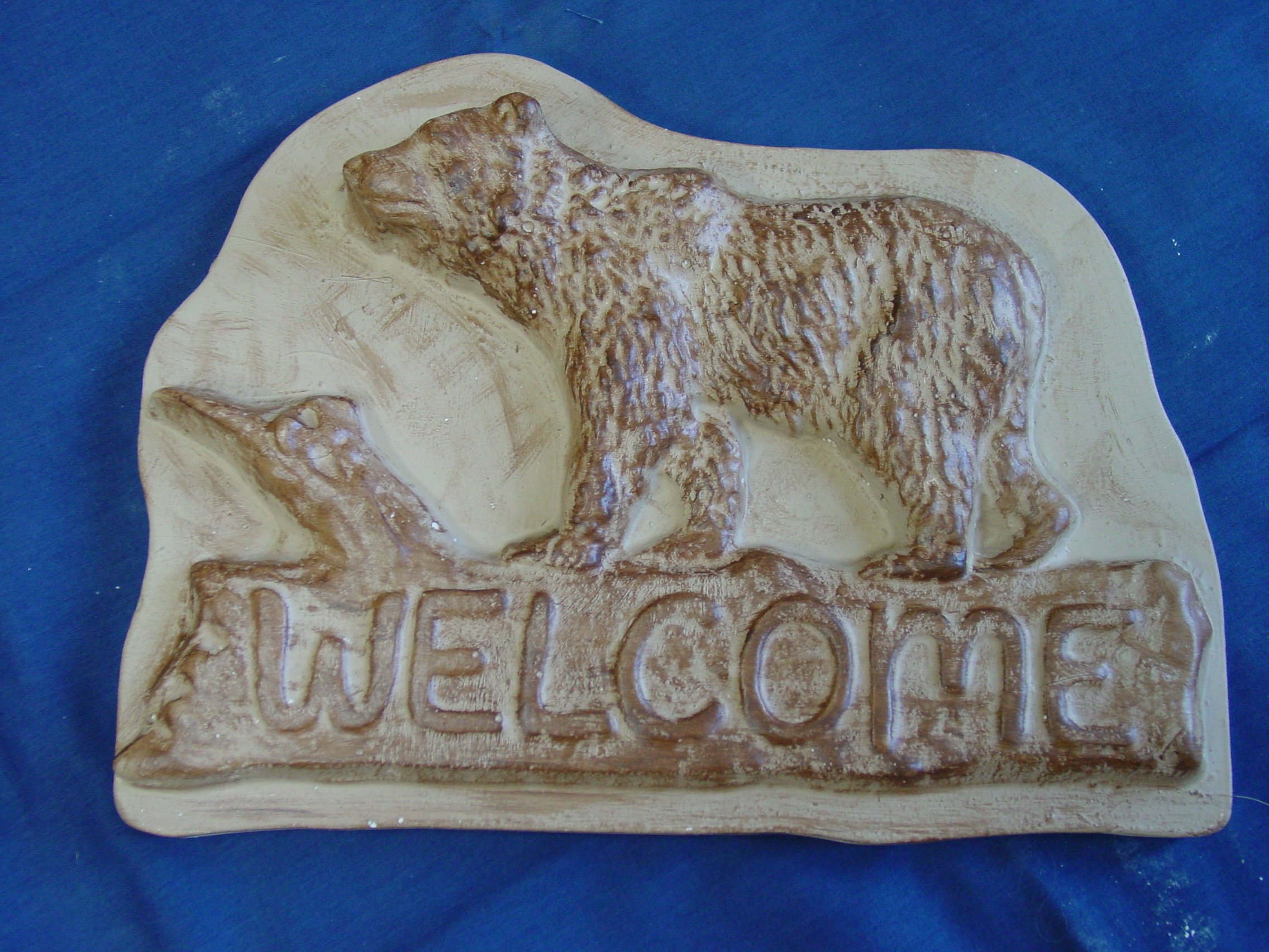 Bear Log Welcome Plastic Craft Mold use with Concrete or Cement to Make plaques 7215