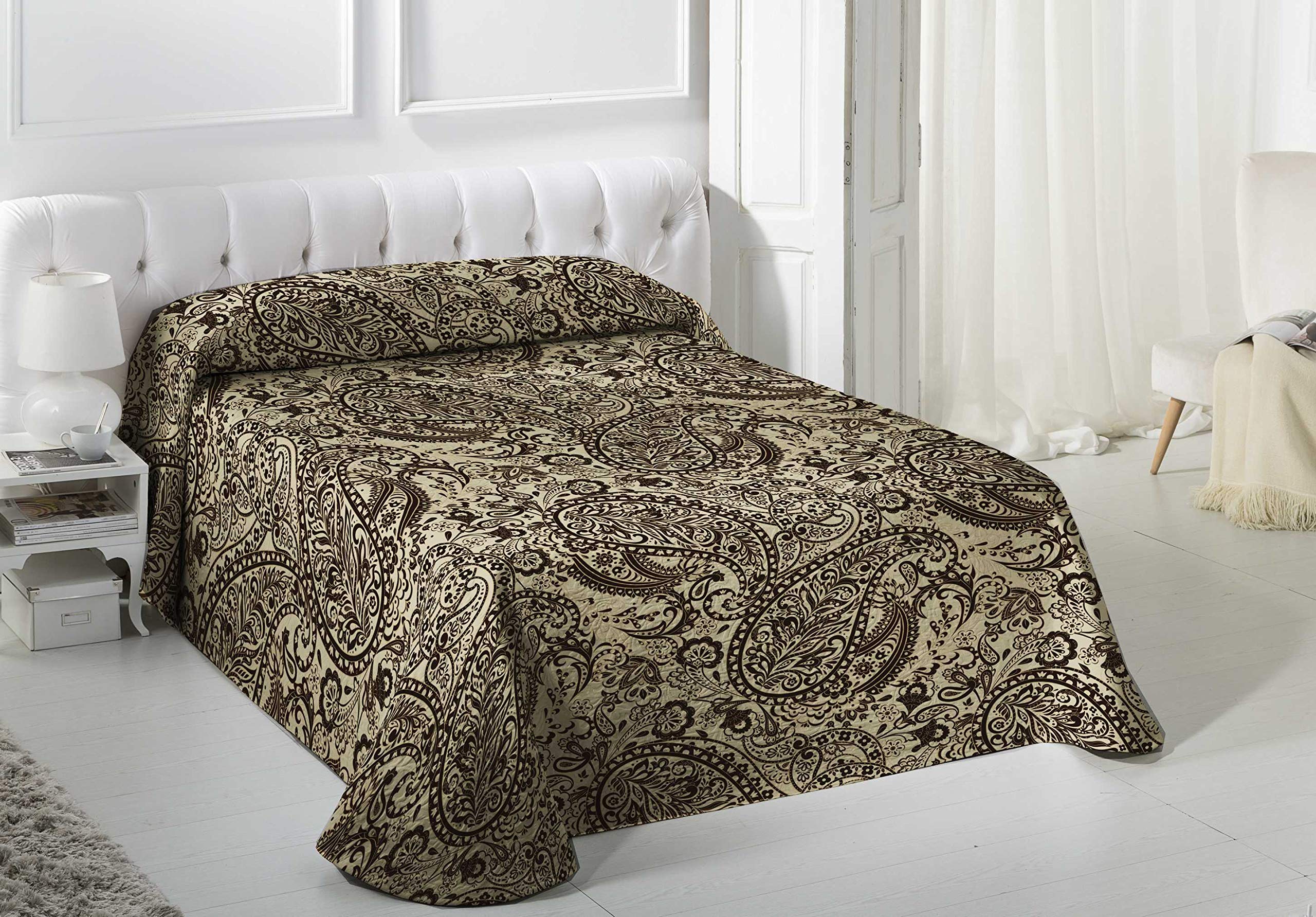 VIALMAN Colcha Bouti Ligero Sofia 29 con un Diseño de Cachemira para Cama de Matrimonio de 150 cm | Colcha Cachemir 150 | Colcha Paisley 250x270 cm, Color Marrón