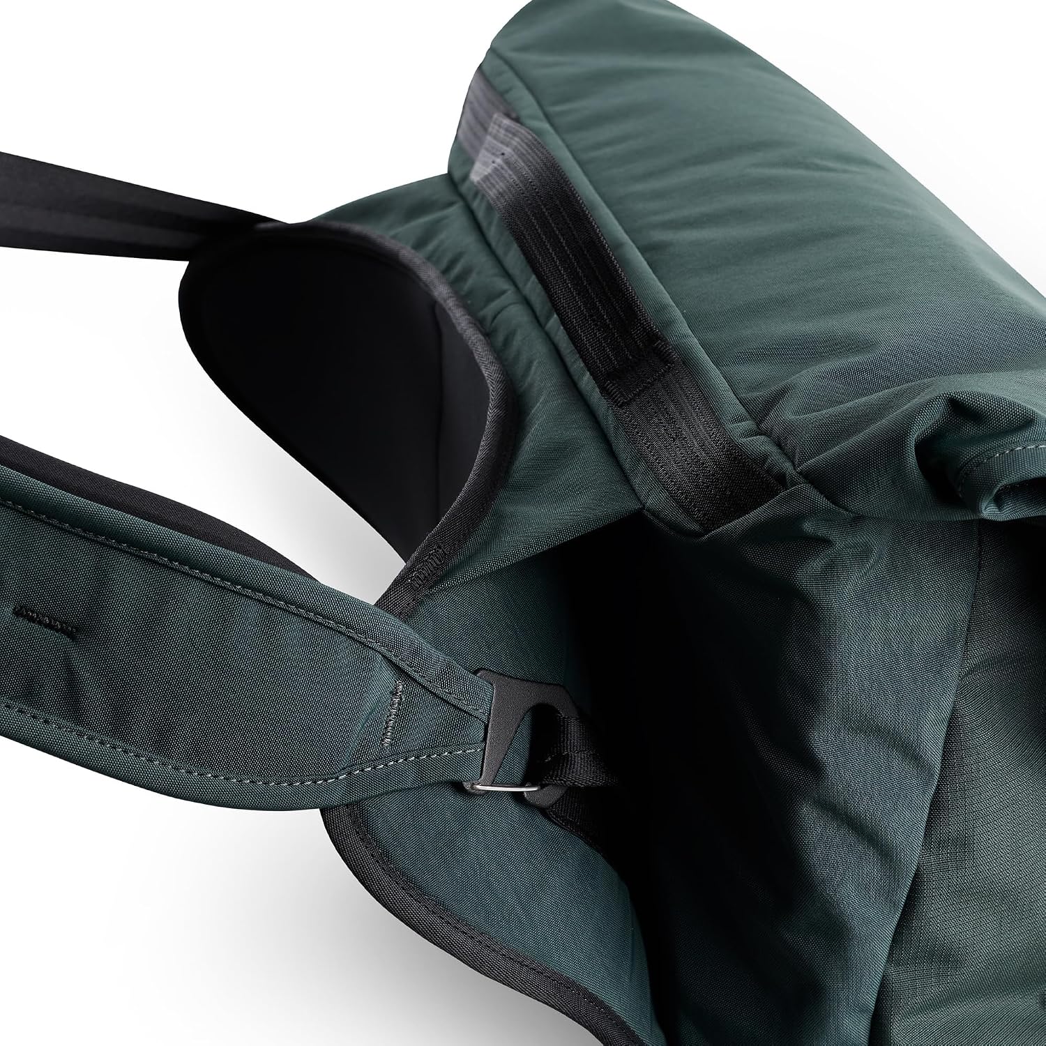 Bellroy Venture Messenger 16” (Bike Travel Bag with Laptop Storage and Comfortable Strap) - DeepOcean
