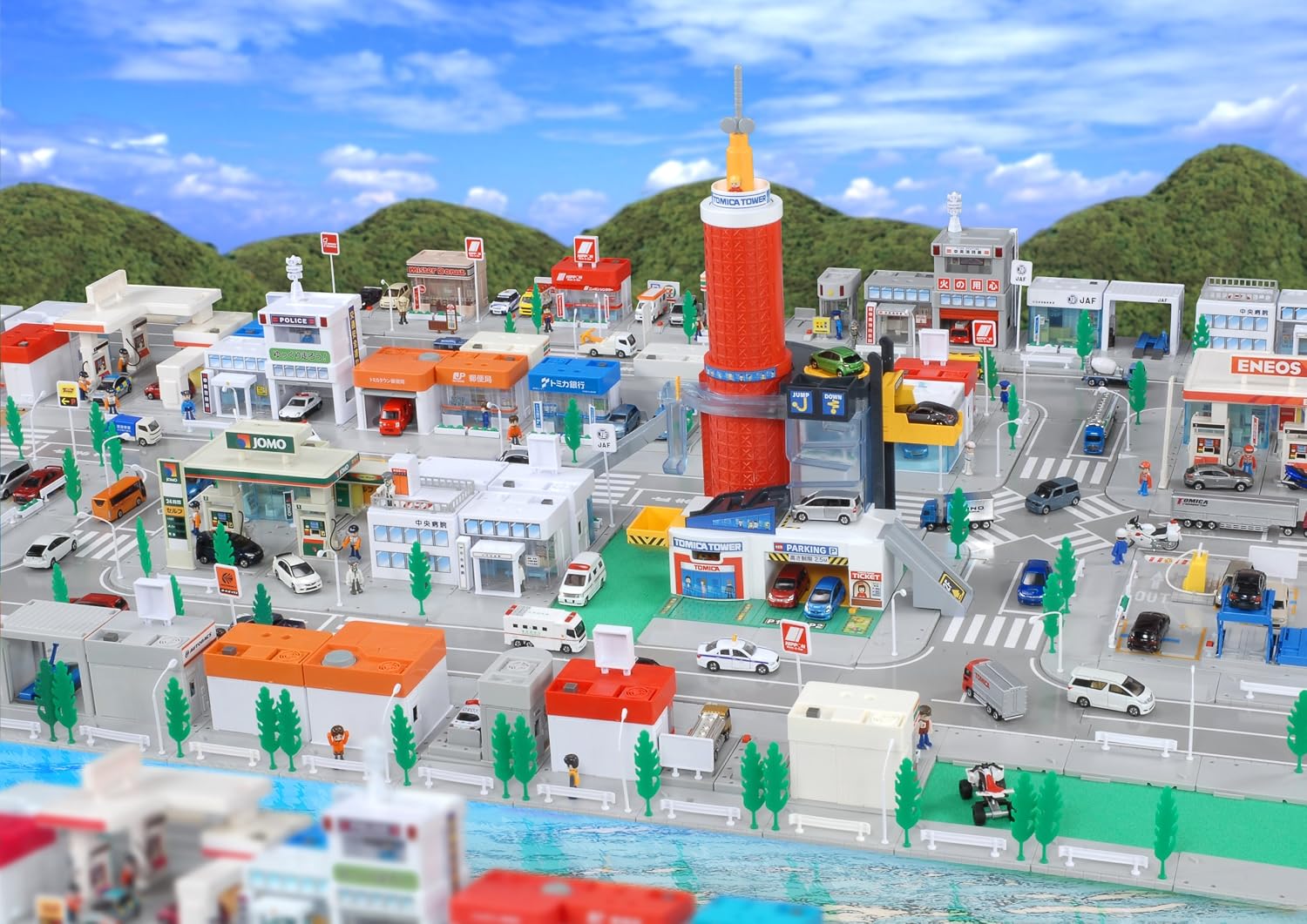 Amazon Com Tomica World Gungun Tower Takaratomy Japan Toys Games