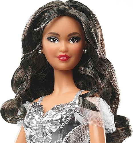 Miniatura 3 de Barbie Muñeca festiva Signature 2021 (12 pulgadas, cabello moreno) en vestido plateado, con soporte para muñeca y certificado de autenticidad,
