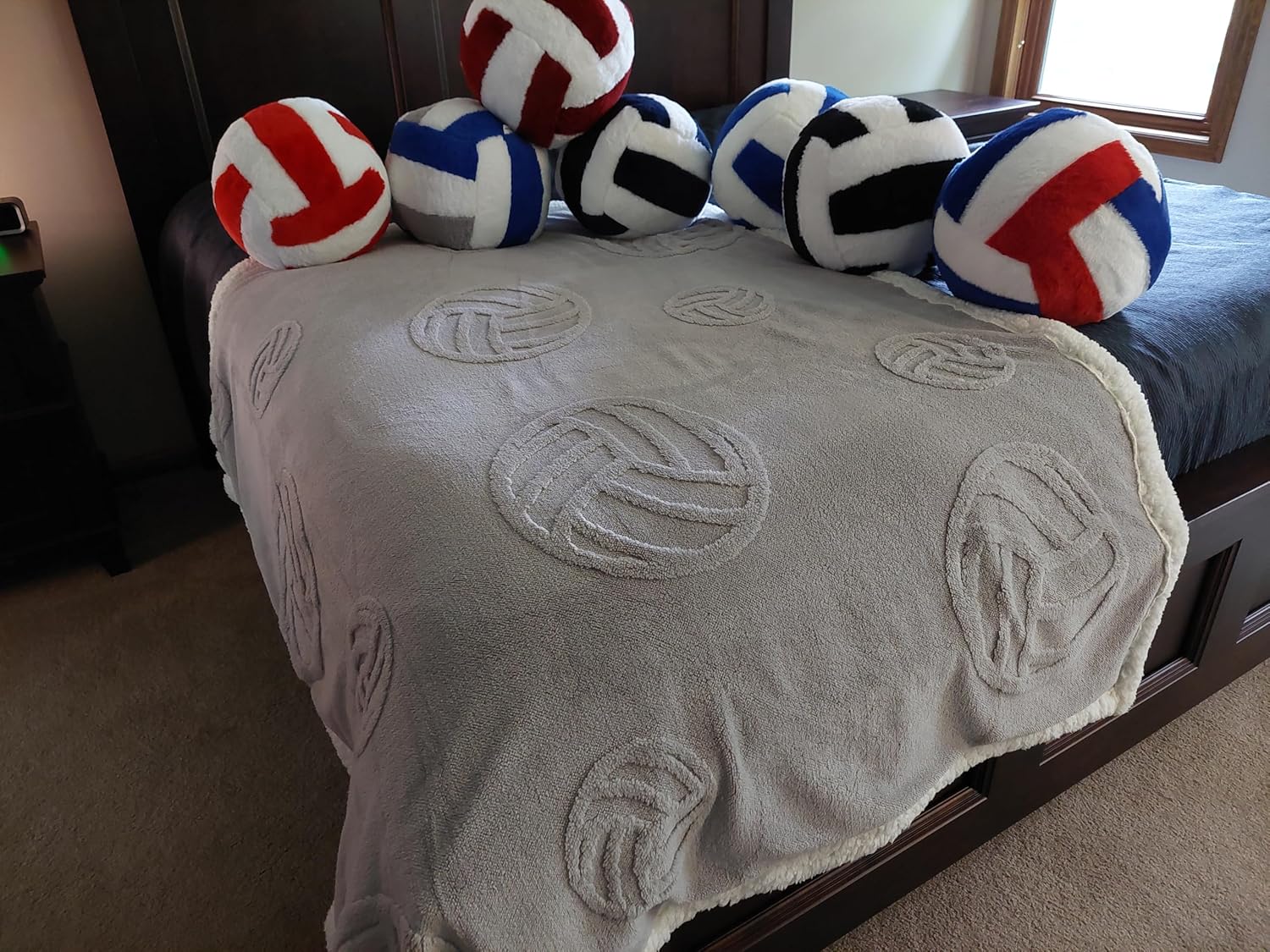Volleyball Blanket, Throw Blanket, 3-Dimensional Design, Super Soft Velvety Top Side, Cozy Sherpa Backside, Sports Decor (Light Grey)