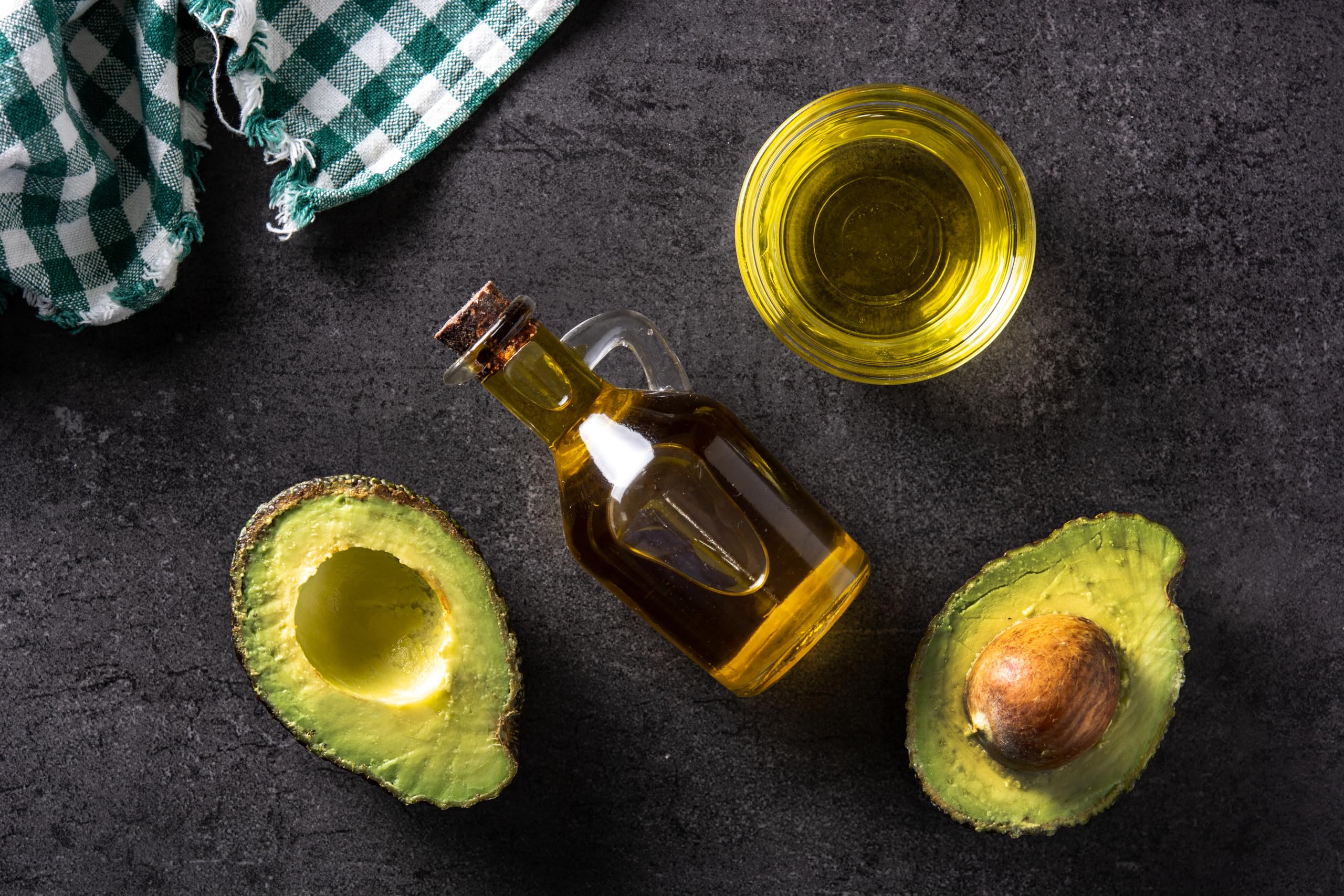 CHOSA Bio Avocadoöl Kaltgepresst Nativ 1 liter - Avocado Öl 100% Reines ohne Zusatzstoffe - Avocado Oil Für Gesicht, Haare, Körper, Haut, Nägel, Kosmetik - 1l, 1000 ml