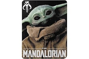 STAR WARS Cozy The Mandalorian Throw Blanket Featuring Baby Yoda