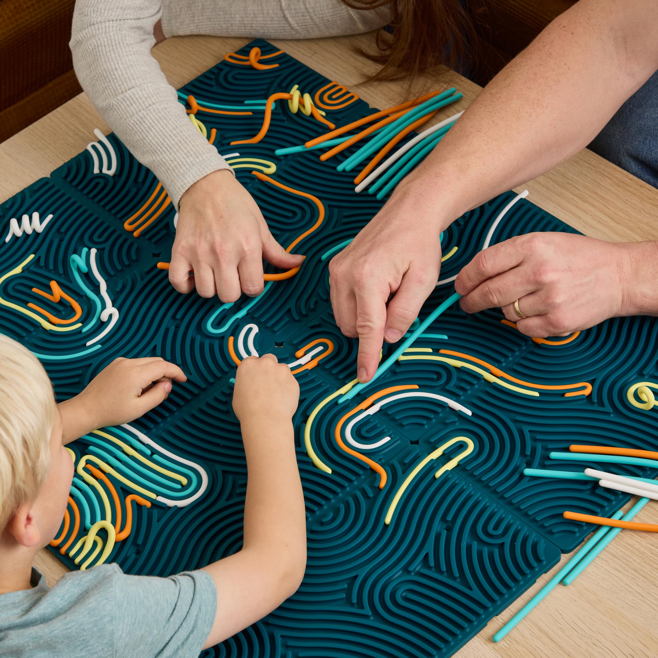 Pushpeel XL Sensory Activity Board - Erweiterbares Silikon Fidget Toy für Stress, Angst, ADHS & Autismus - Modular, Silent, No Mess - Berry