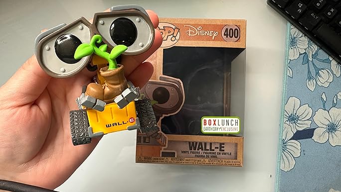 Amazon.com: Funko Pop Disney: Earth Day Wall-E Collectible Figure