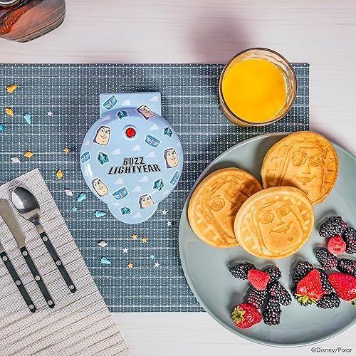 Miniatura 8 de Uncanny Brands Nightmare Before Christmas Jack Skellington Mini waflera - Pequeño aparato de cocina jack skellington,Toy Story Buzz Lightyear,Toy