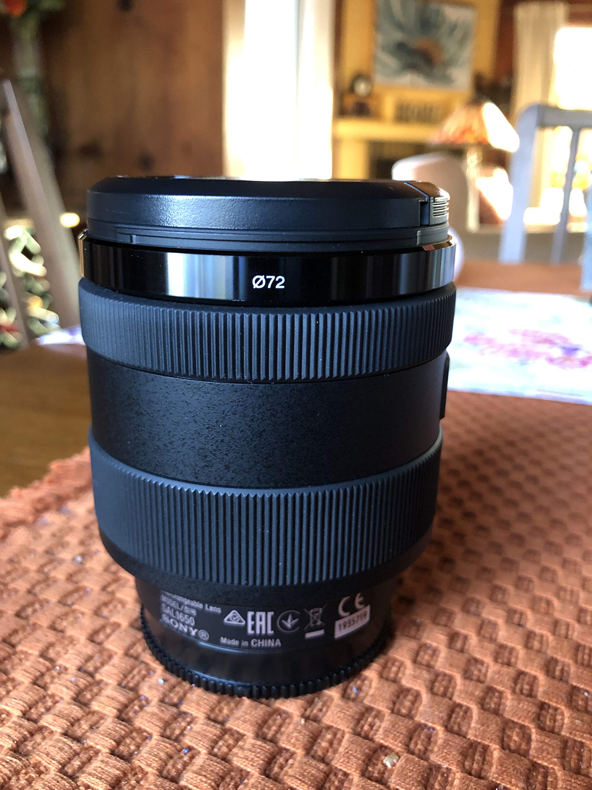 【値下げ！】Sony SAL1650 F2.8 APS-C専用 Amazon.co.jp: SONY 標準ズームレンズ DT 16-50mm F2.8 SSM APS