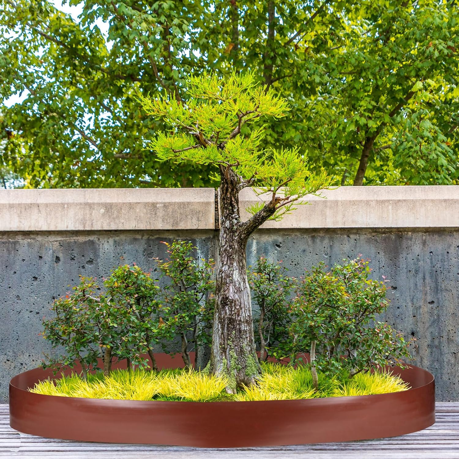 FoldTier 6 Inch Tall 33 ft Length Landscape Plastic Edging Kit with Hammer Spikes Plastic Garden Flower Bed Edging Landscape Border for Gardens Border Grass Yard Lawn (Brown)