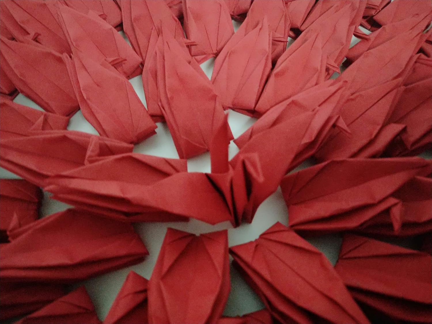 Kingsnow 100 PCS Red Origami Paper Crane Folded Hand-Made DIY Crane for Wedding Party Baby Shower Background Decoration, Symbol of Love, Happiness, Good luck