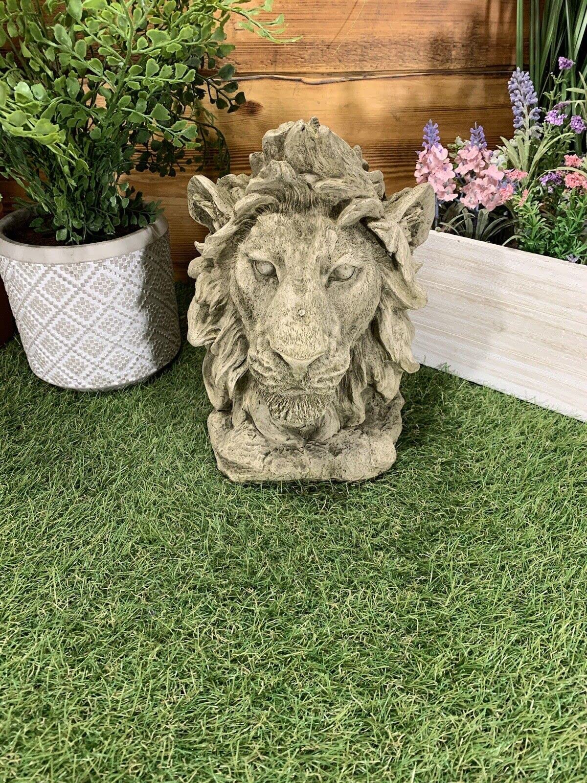 STONE GARDEN DETAILED LION HEAD GIFT ORNAMENT