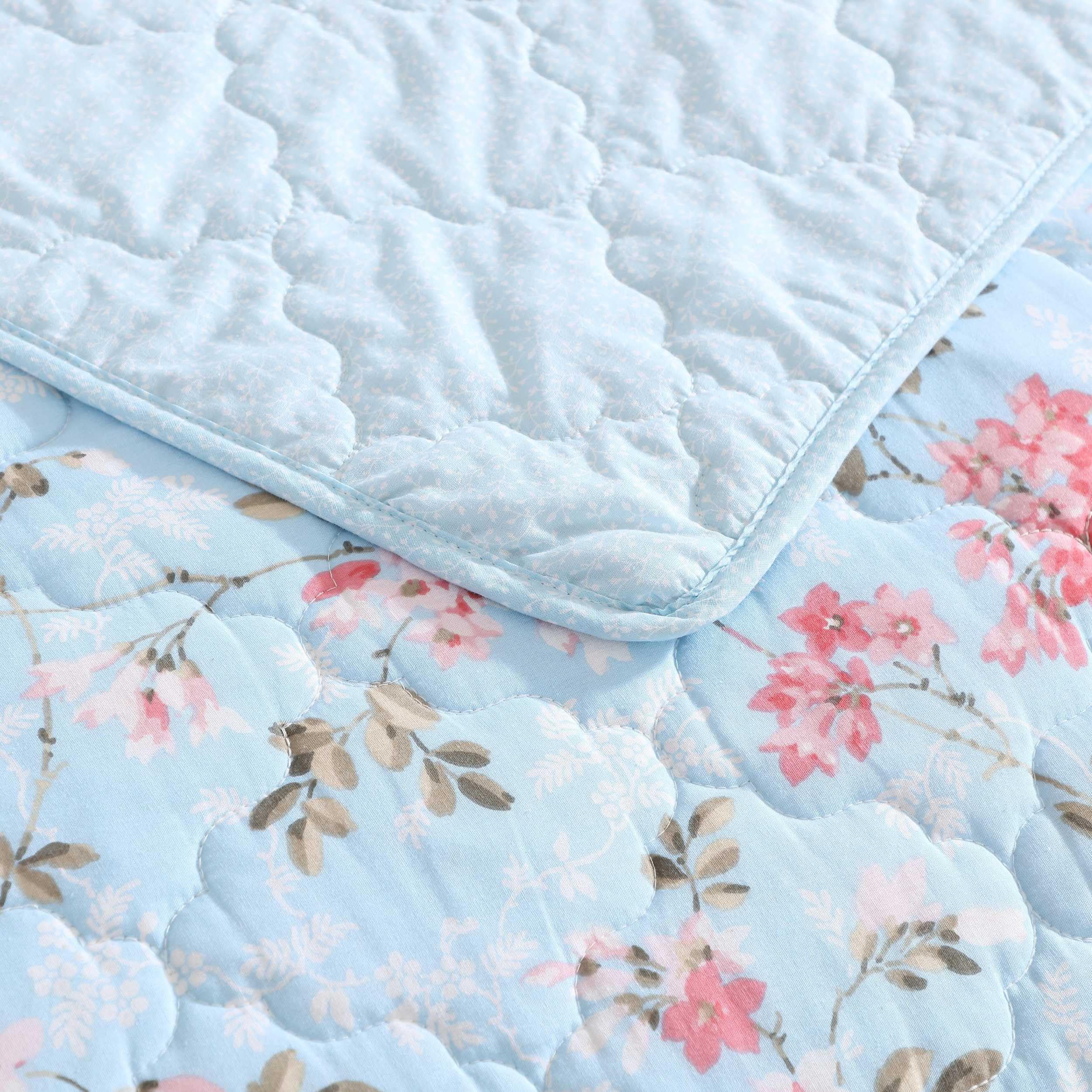 Laura Ashley Zestaw kołdry, super miękka bawełniana pościel z pasującą poszewką, zapięcie na kopertę, kwiatowy nadruk, błogi niebieski, bliźniak