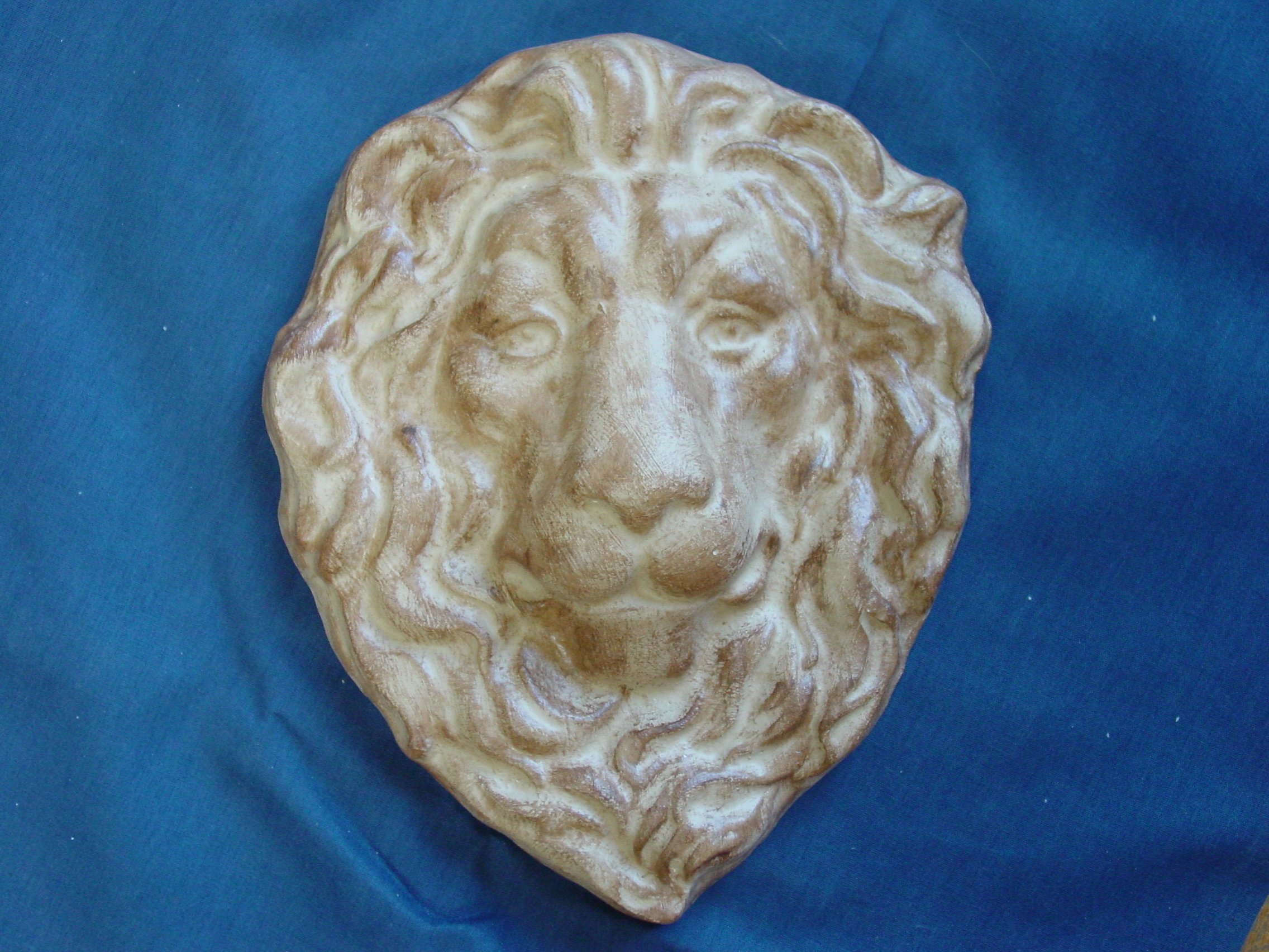 Lion Head Face Plastic Craft Mold use with Concrete or Cement to Make plaques 7214