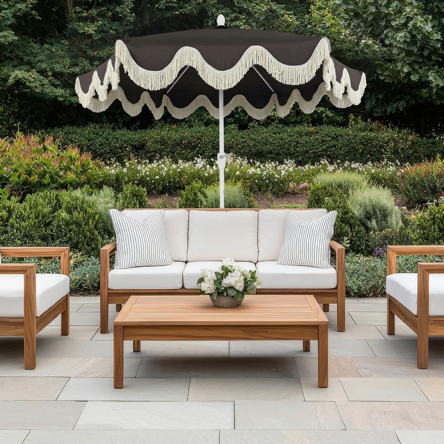 JONATHAN Y UMB1001 Collins 9 ft. Classic Cottage Tassel Market Patio Umbrella with Auto-Tilt, Crank, Wind Vent and UV Protection