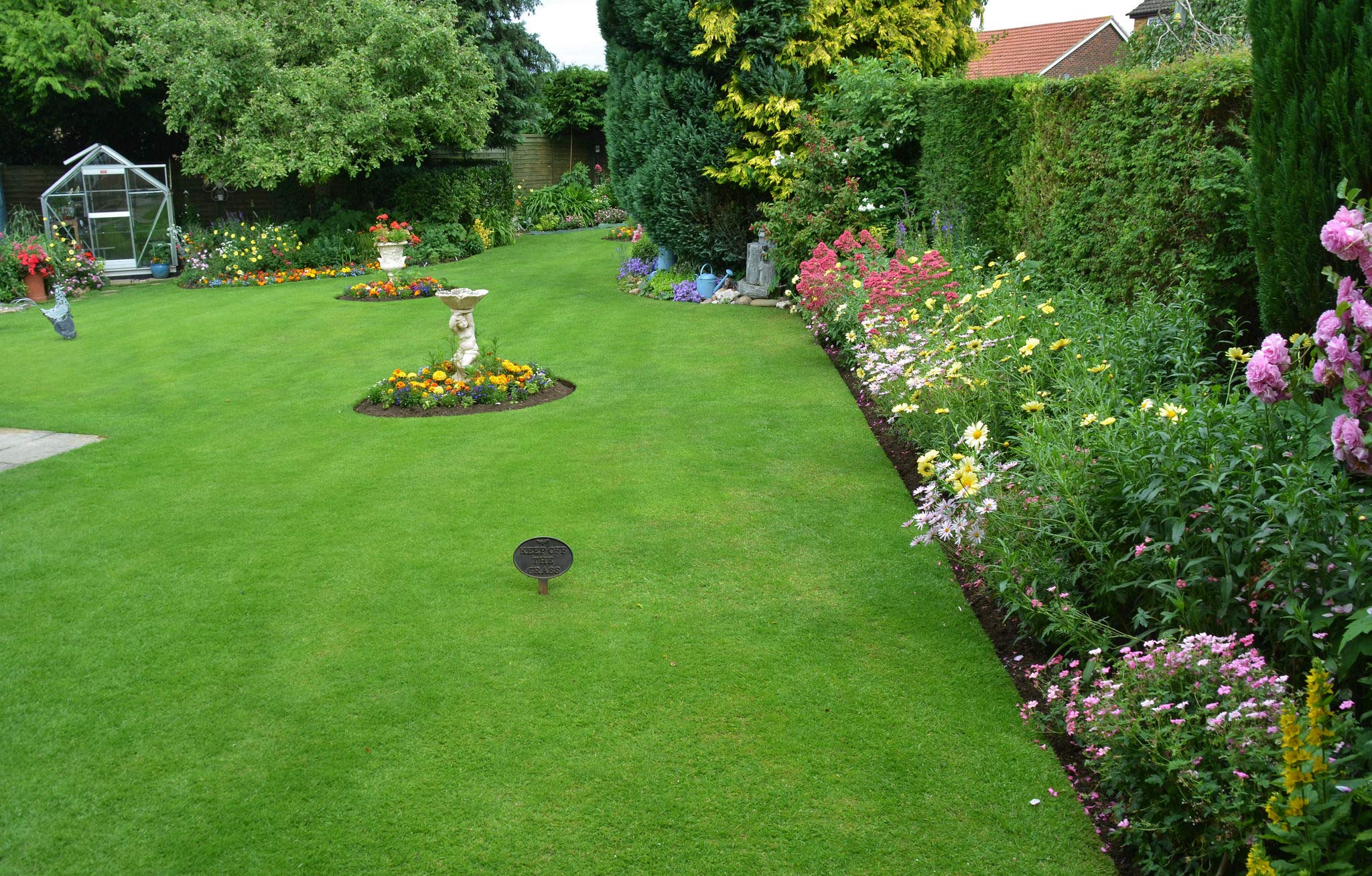 Sorton Flexibele gazonrand voor gazon en tuin, kunststof PVC, verschillende lengtes en kleuren gras (25 cm/25 meter, groen