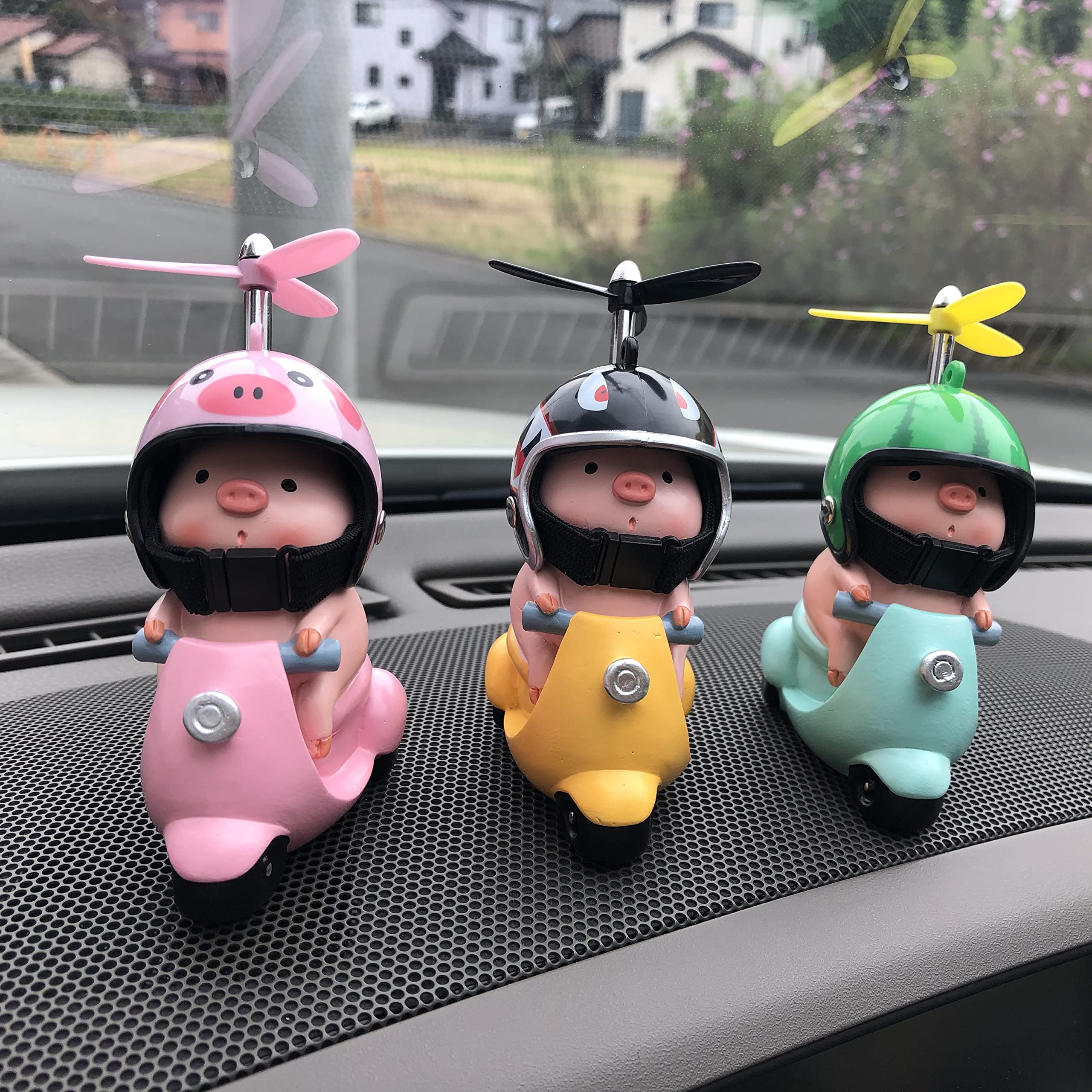 Amazon.co.jp: バイク乗ってるブタちゃん 緑 車内アクセサリー