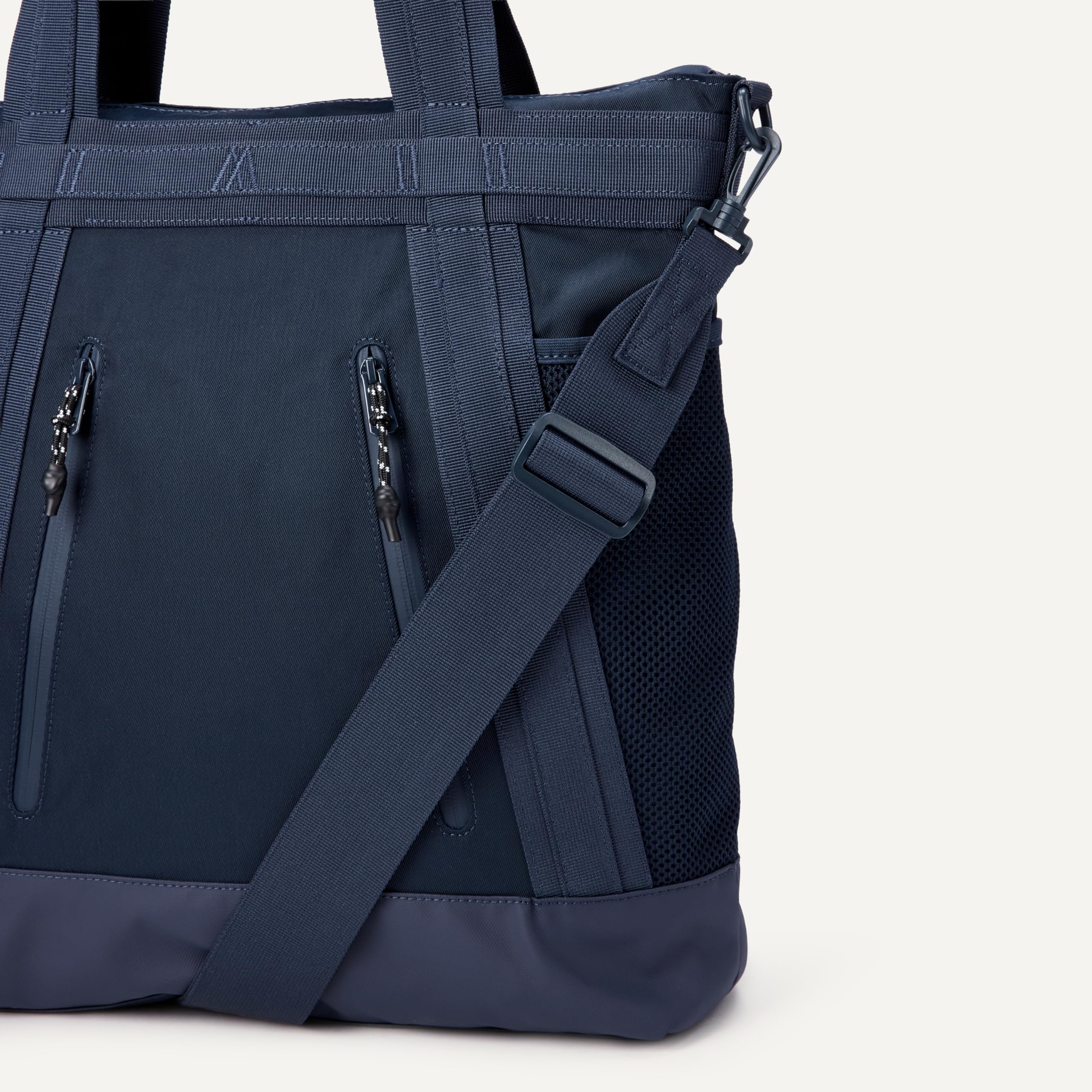 Amazon Essentials Fourre-tout en Nylon Convertible en Sac à Dos avec Fermeture Éclair et Bretelles Réglables Mixte