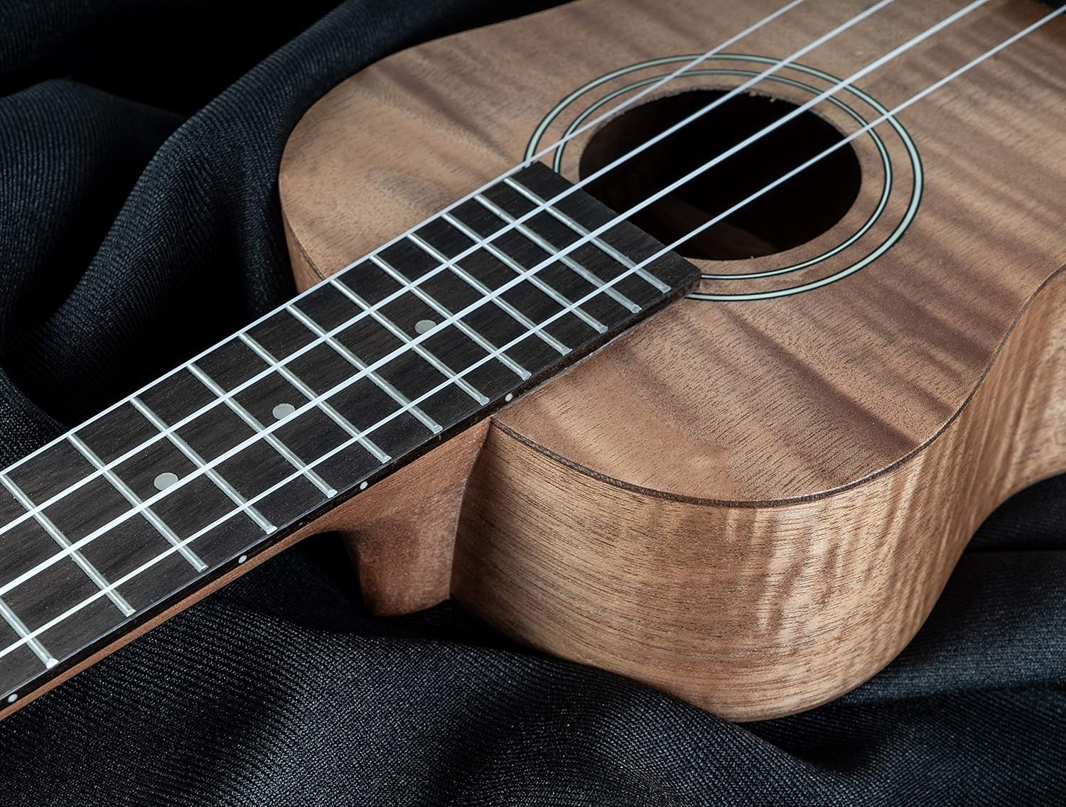 Oscar Schmidt OU2F Concert Ukulele, Flame Mah top/back/sides w/ TMS Polishing Cloth