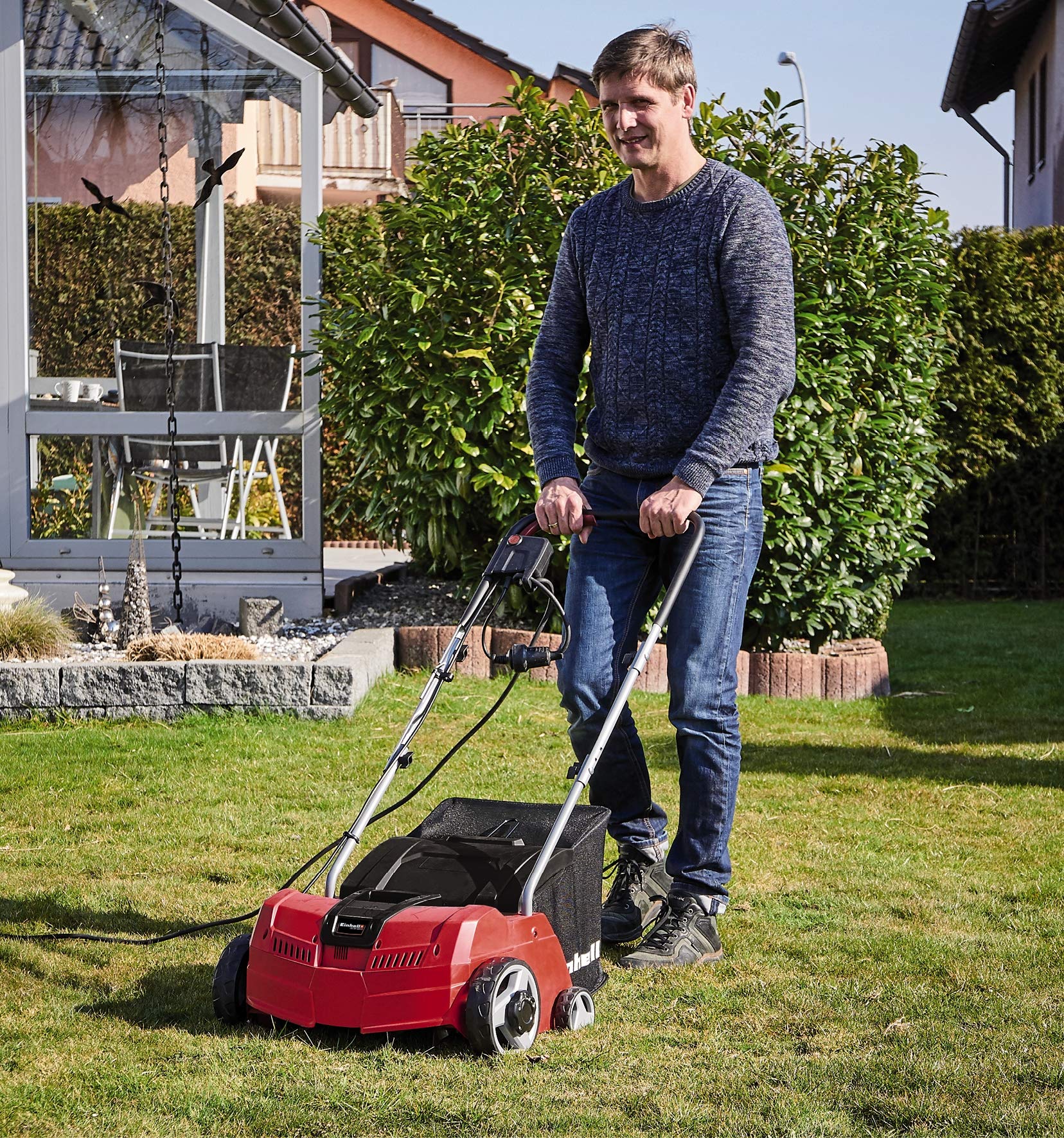Einhell Scarificateur/aérateur électrique GC-SA 1231/1 (jusqu'à 300m², 1.2 kW, bac de ramassage de 28L) & Vilmorin 4460416 Gazon Rustique, Vert, 5 kg