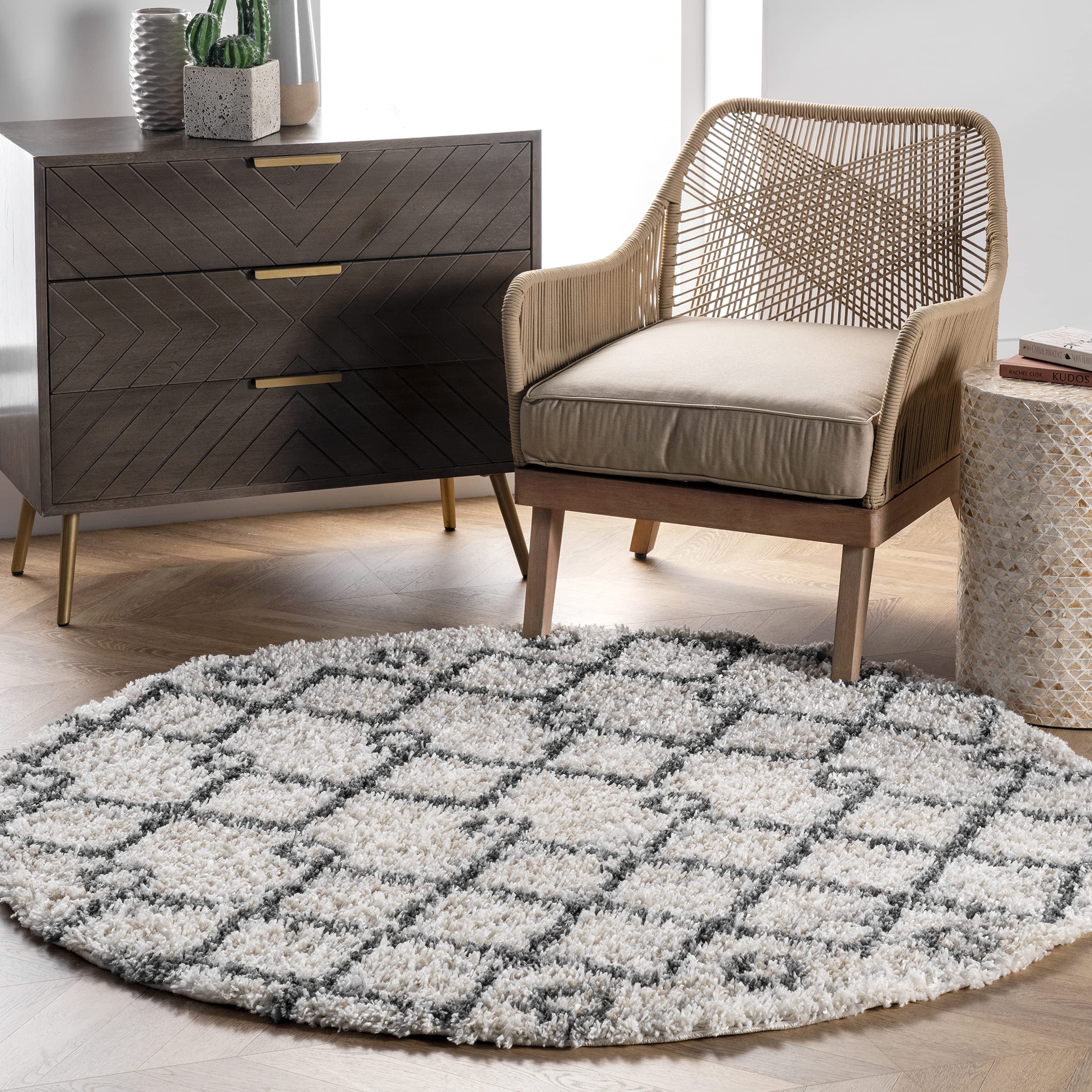 nuLOOM Transitional Kristi Shag Area Rug, 5' Round, Ivory
