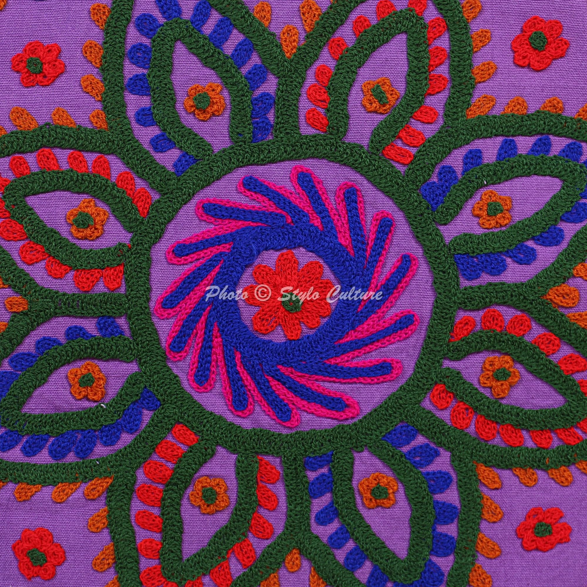 Indische Dekorativ Baumwolle Sofa Kissenbezüge 40x40 cm Lila Dekokissen Suzani Bestickte Pom-Pom-Spitze Wohnzimmer Couch Kissenhullen Blumen Quadrat Reißverschluss Kissen Bezüge - 4 Stk.