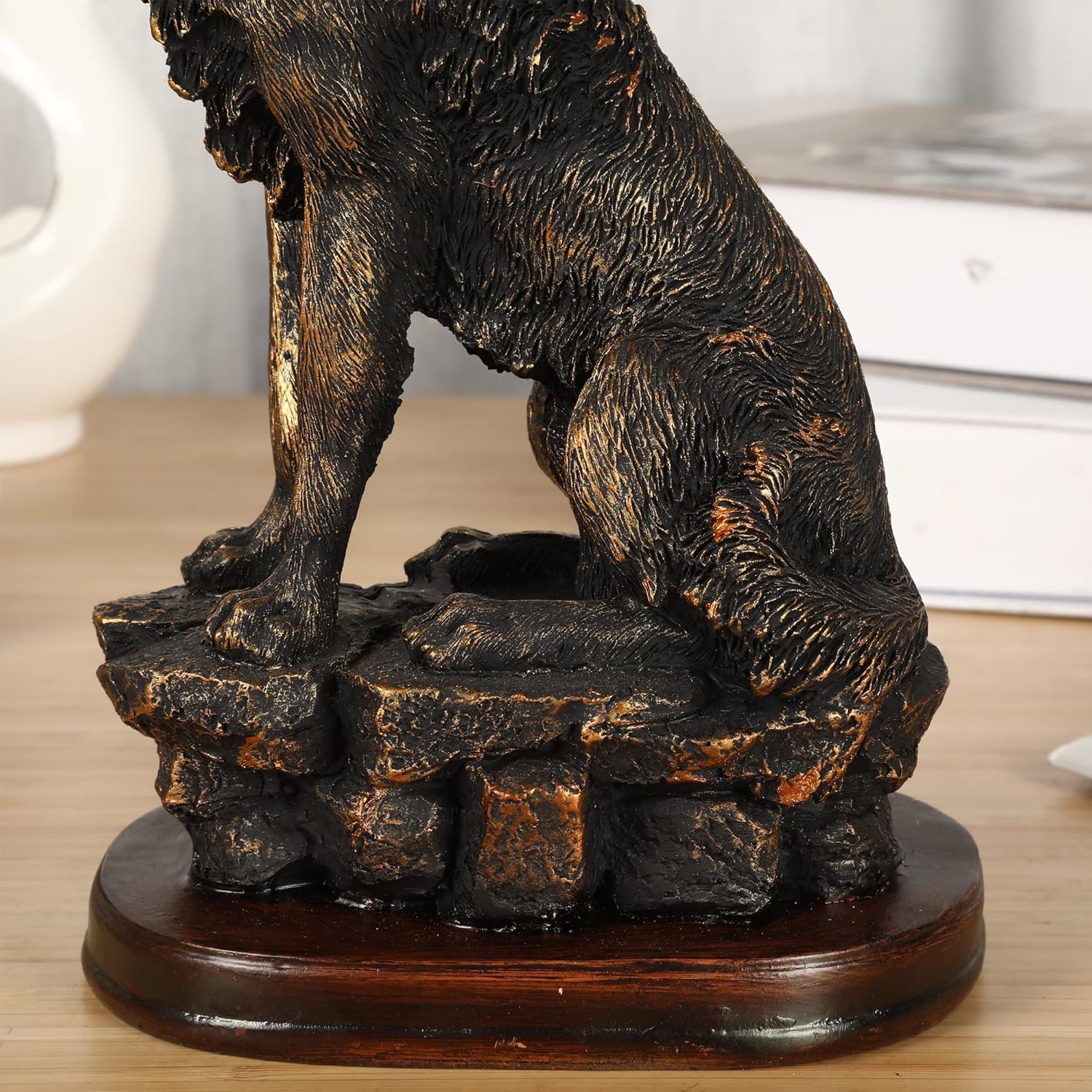 H&W Wolf Statue, 10.5''H Office Desk Decoration, Nordic Style Home and Study Decoration, Collectible Figurines, Best Gift for The Man