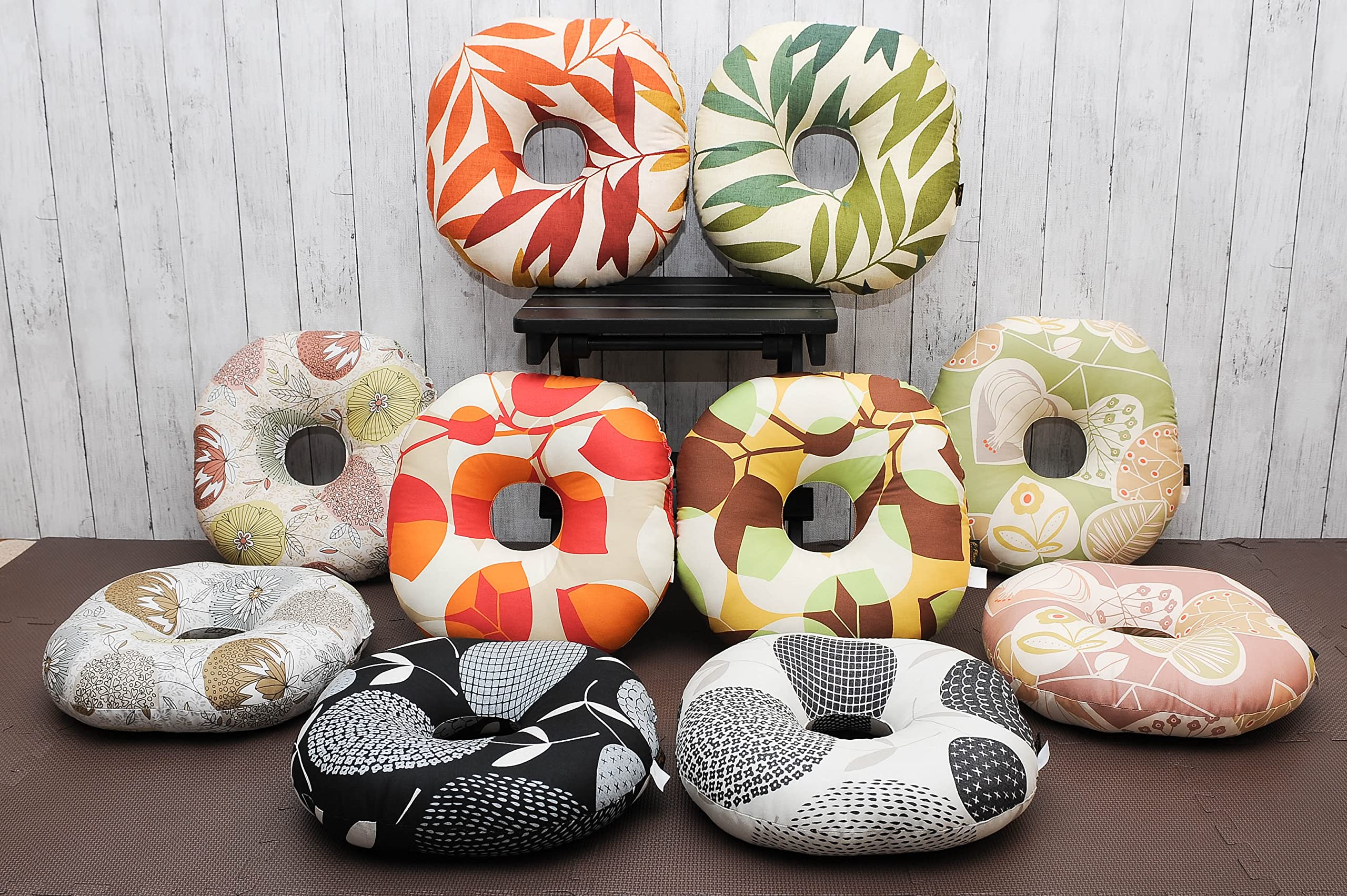 Amazon.co.jp: (E-Place)長時間座る人へ！Mochi Mochi 円形クッション