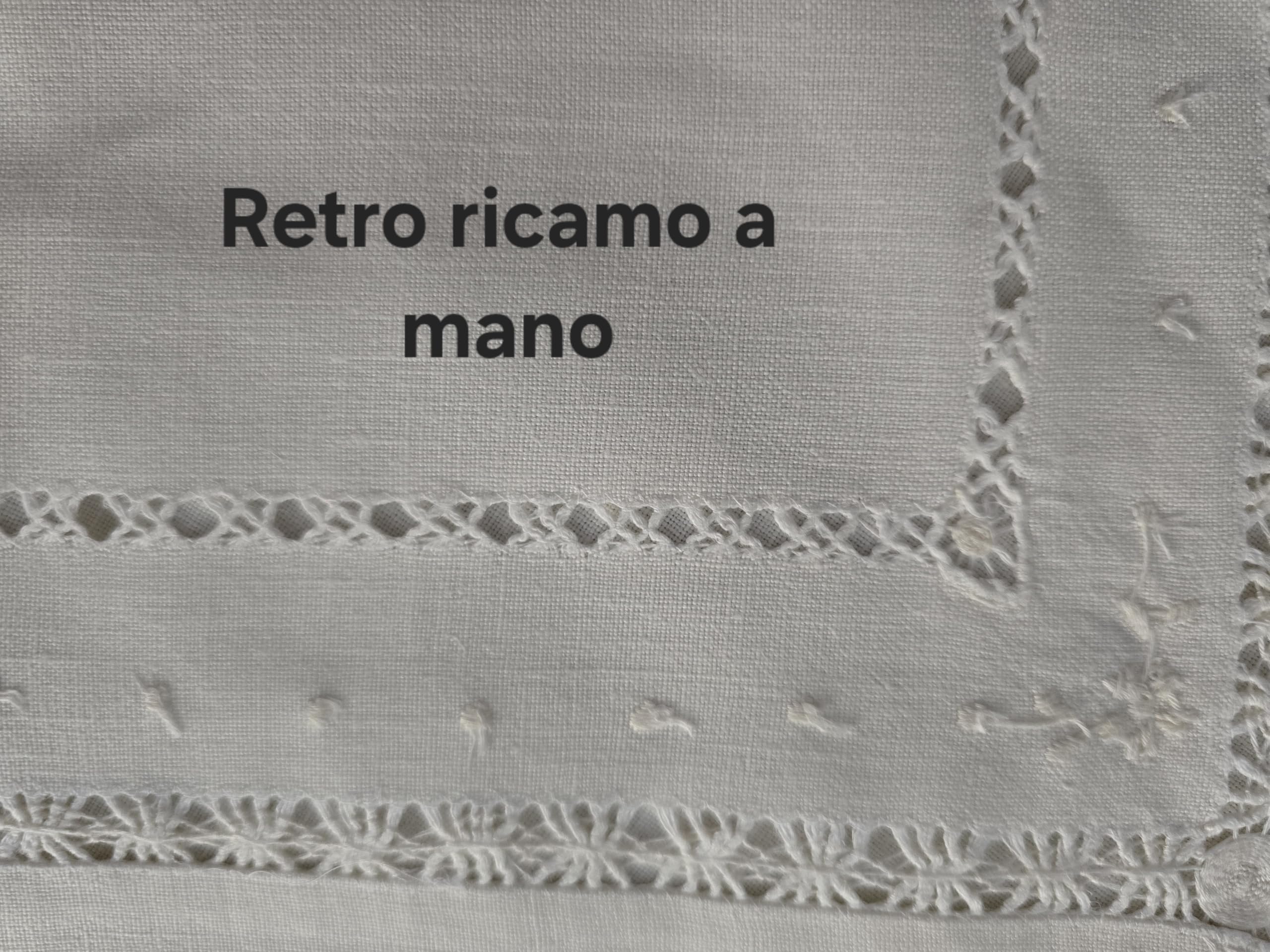 Tovaglia ricamata a mano puro lino ricamo Gigliuccio a mano 6 posti NO TOVAGLIOLI