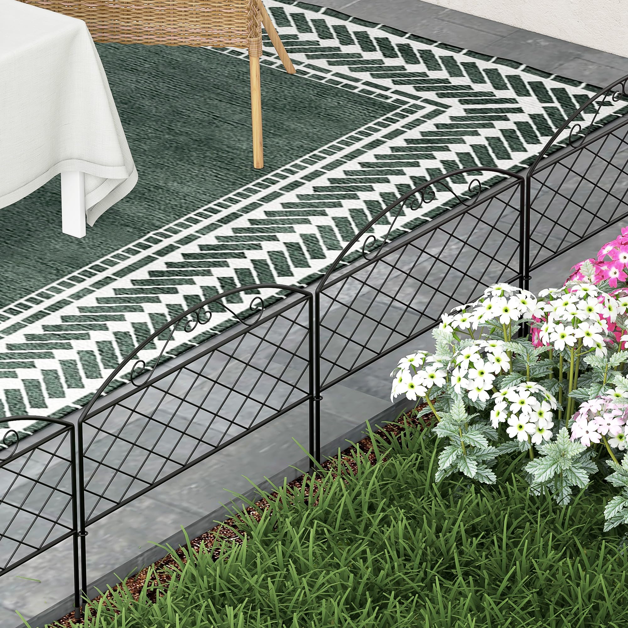 Outsunny Lot de 5 Panneaux de Clôture de Jardin Décoratives en Métal, Bordure de Jardin, pour Parterre de Fleurs - Dim. 305 x 43 cm, Noir