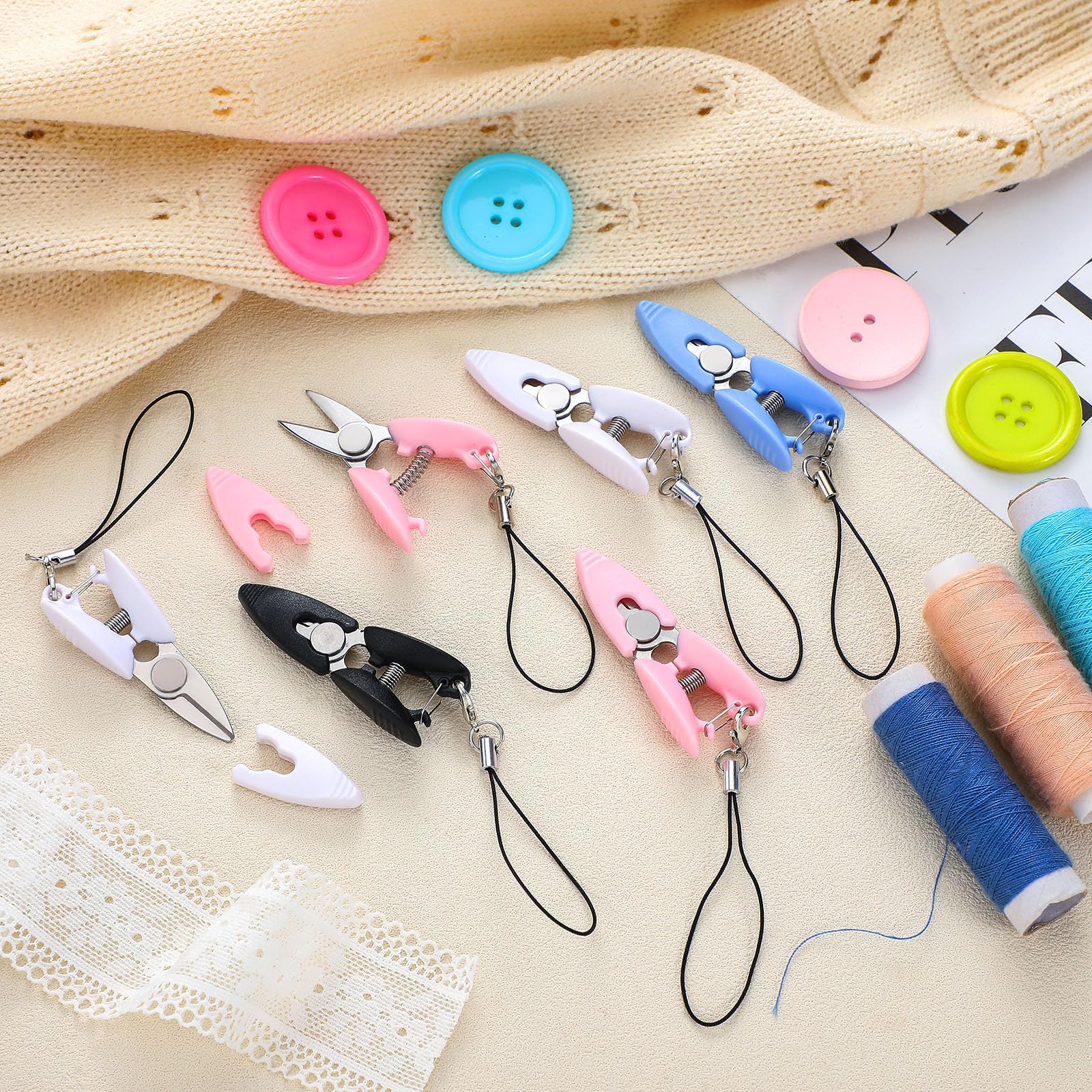 Chunful Juego de 6 mini tijeras pequeñas con funda, llavero de hilo compacto con cubierta, tijeras portátiles de tamaño de viaje para viajes, costura, manualidades e hilo