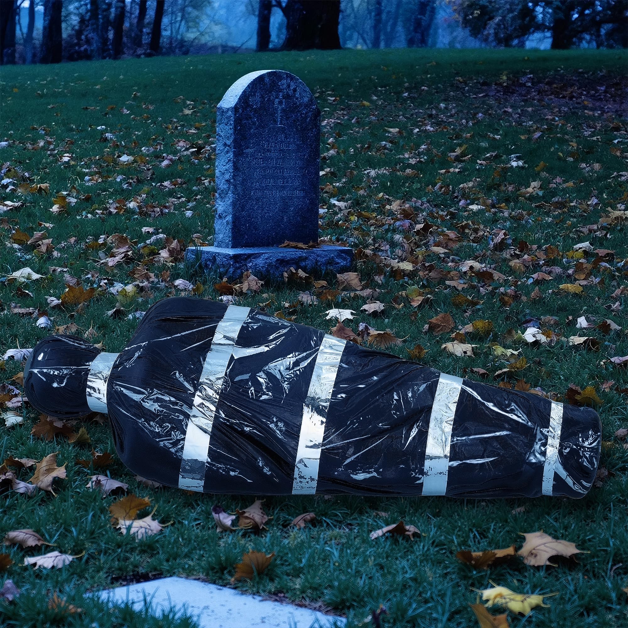 JOYIN Wiszące zwłoki martwa ofiara, rekwizyty, straszne nadmuchiwane dekoracje na Halloween, na zewnątrz, przerażające ciało, dekoracja nawiedzonego domu, rekwizyty do wewnątrz, na trawnik, podwórko