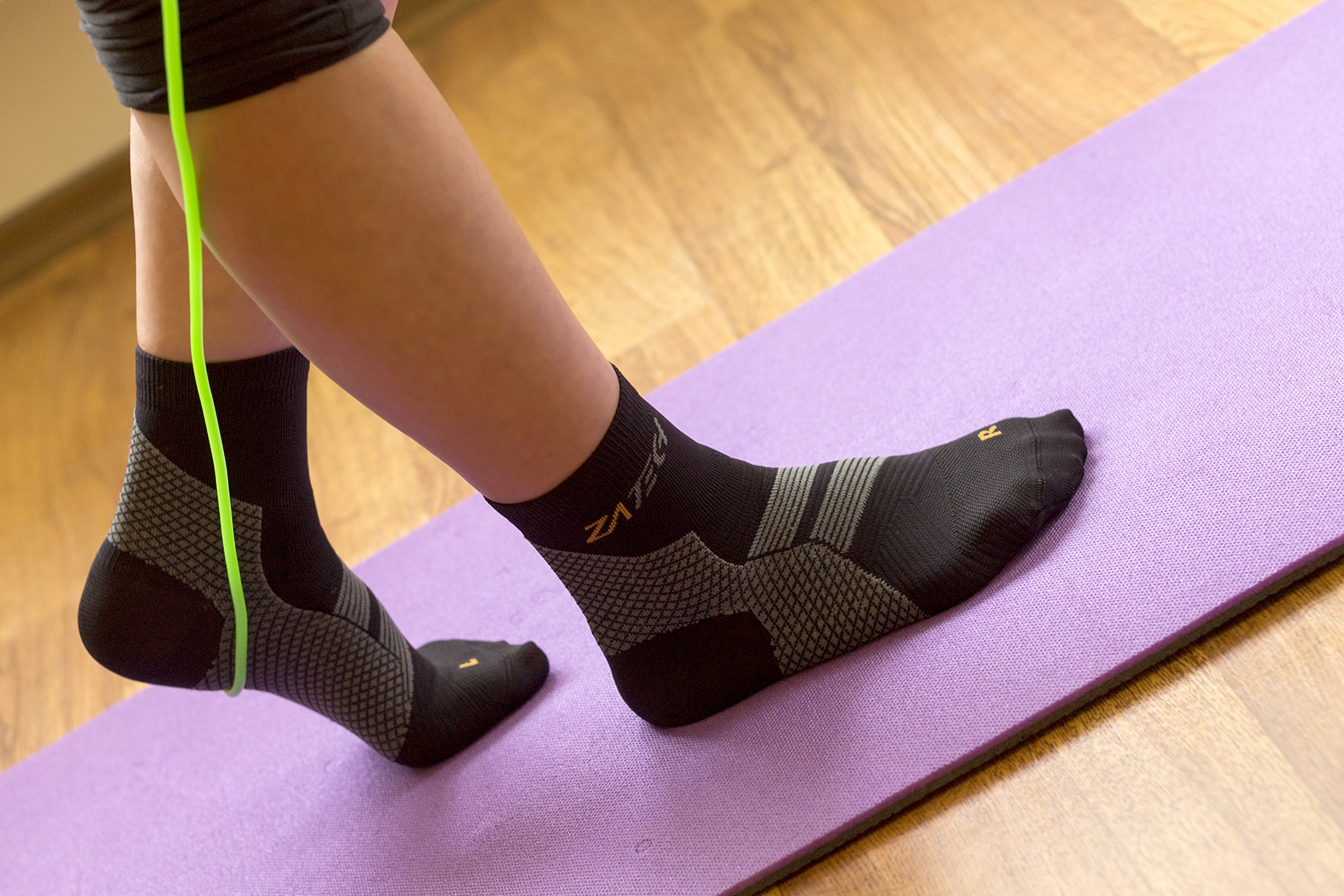 ZaTech Seamless Plantar Fasciitis Sock, Ankle Compression Socks with Arch Support in use