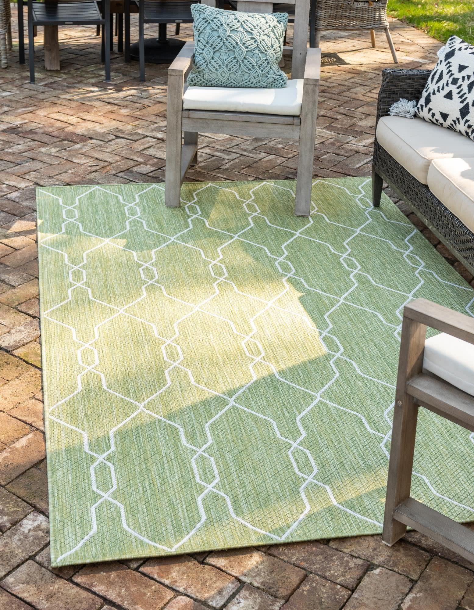Unique Loom Outdoor Trellis Collection Area Rug - Links Trellis (5' 1" x 8' Rectangle, Green/ Ivory)