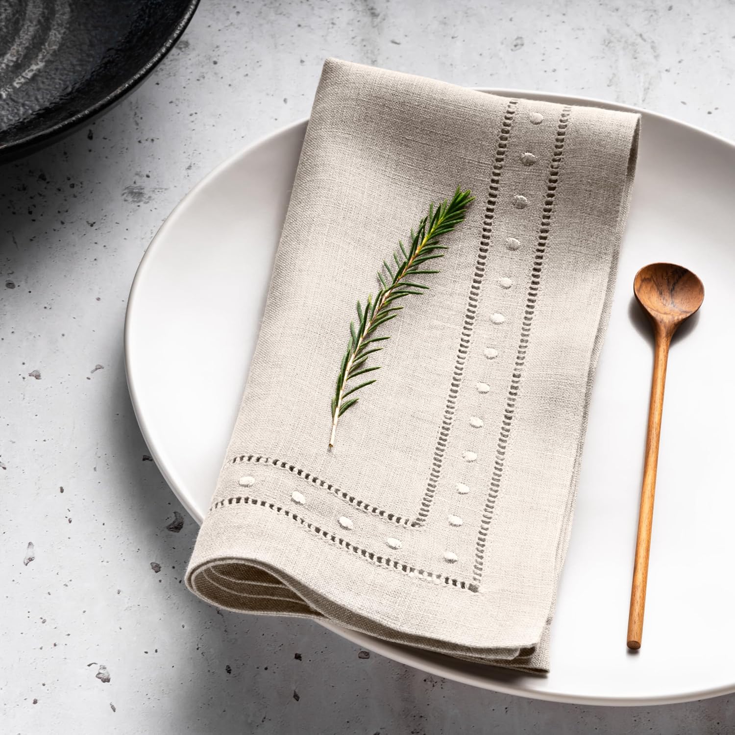 Linen Dinner Napkins Natural Set of 4, Embroidered Dot, 18 x 18 Inch