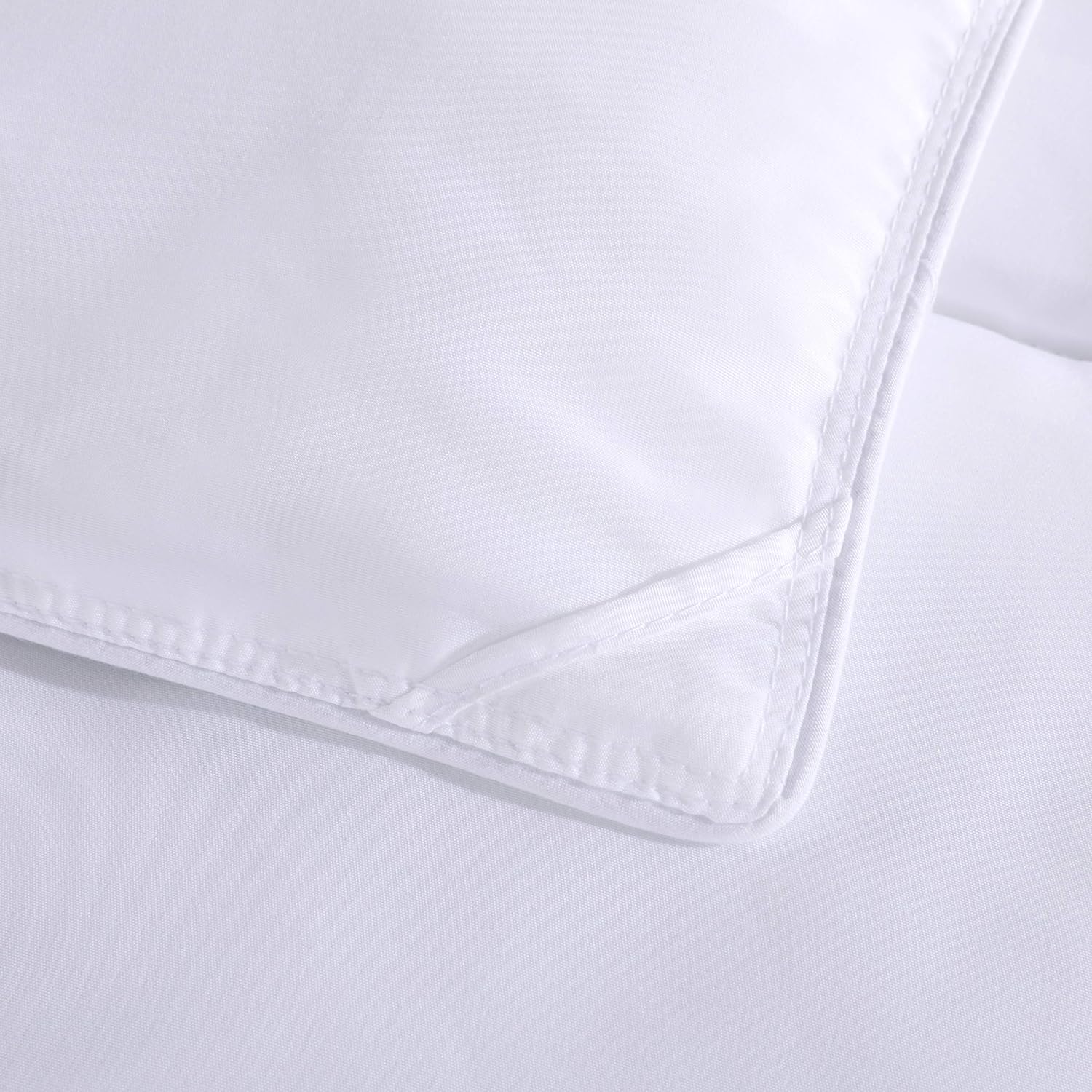 Royal Hotel Bedding White Down Alternative Queen Comforter with Corner Tabs - Hypoallergenic All-Season Plush Hotel Style Comforter, Duvet Insert Oversized Queen 92x98