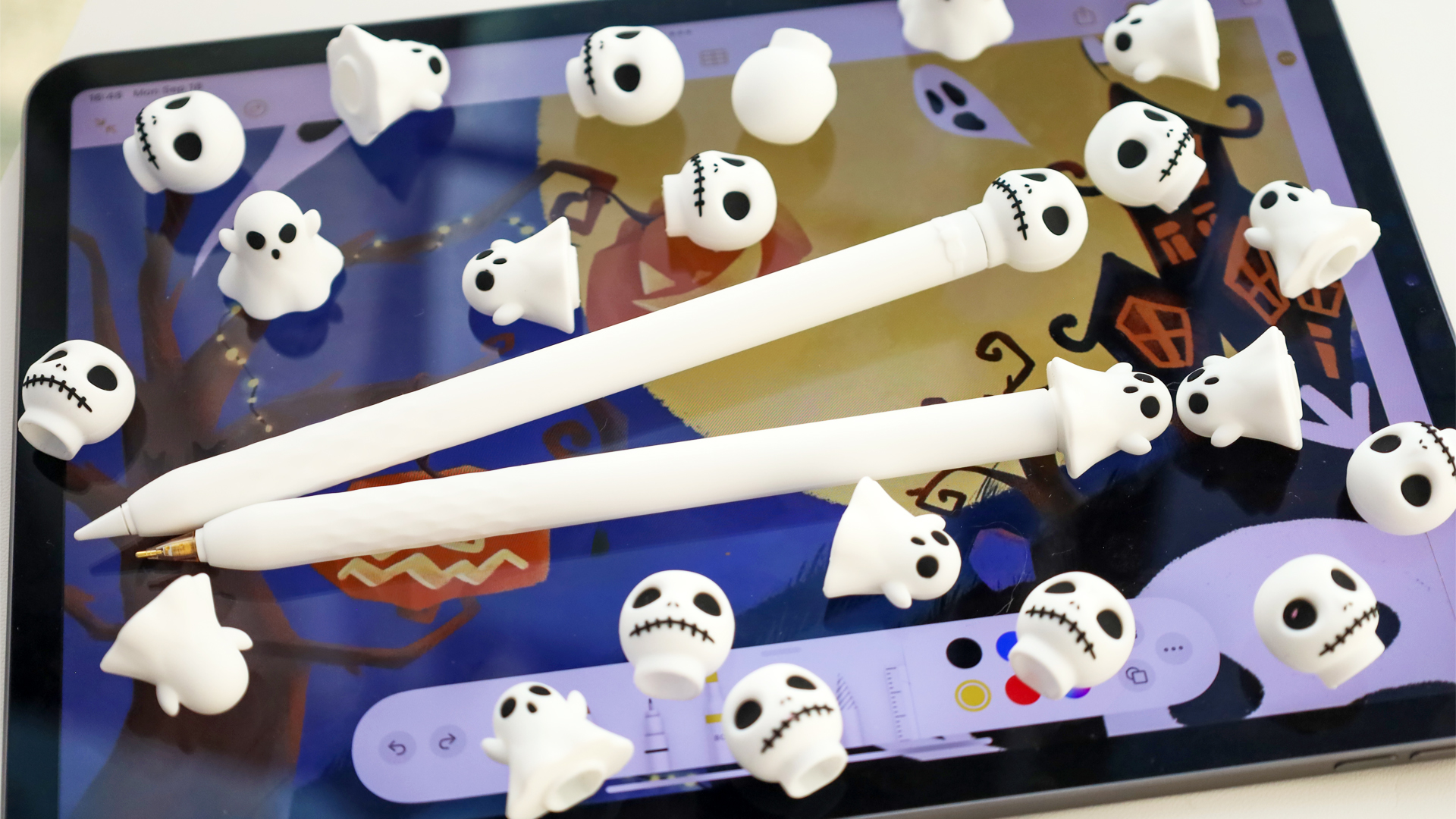 Apple - Keon Original six-color Apple Computer sign hits auction block