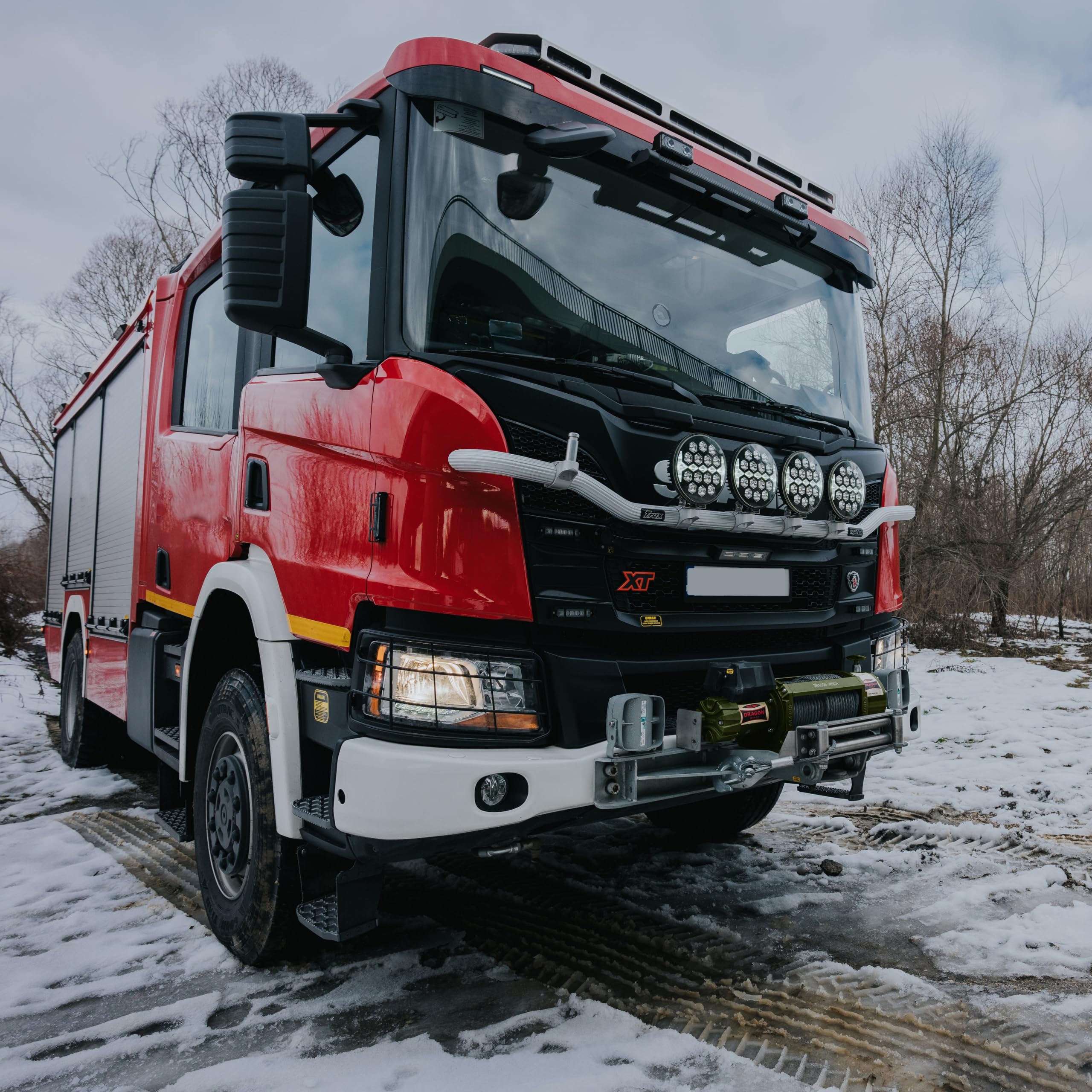 Dragon Winch Cabrestante eléctrico 30000 lbs / 13605 kg con Cuerda de acero 30m para camiones, vehículos comerciales, bomberos | con control remoto inalámbrico | El cabrestante más potente