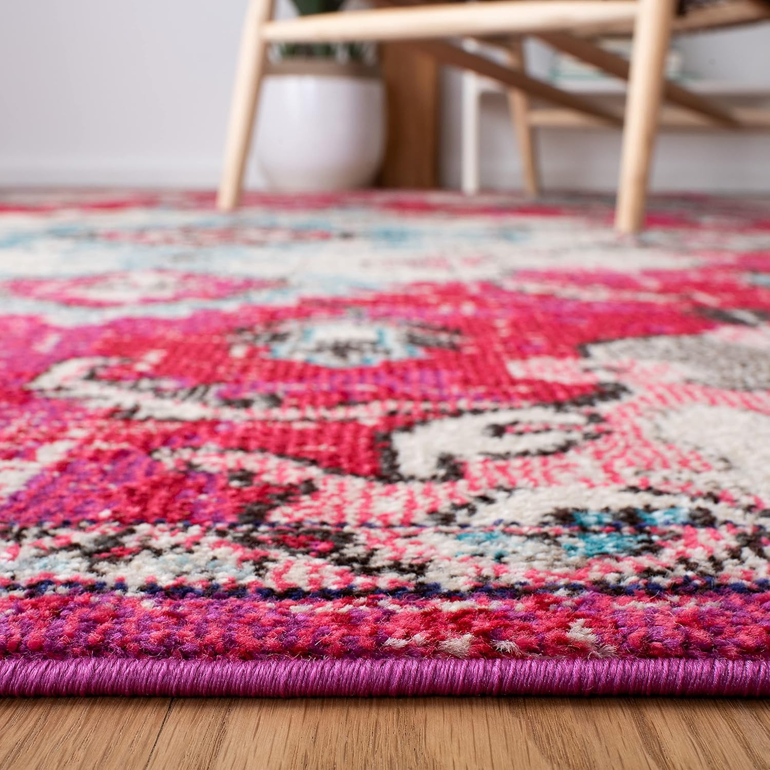 SAFAVIEH Madison Collection Area Rug - 5'3" x 7'6", Fuchsia & Light Blue, Medallion Distressed Design, Non-Shedding & Easy Care, Ideal for High Traffic Areas in Living Room, Bedroom (MAD484R)