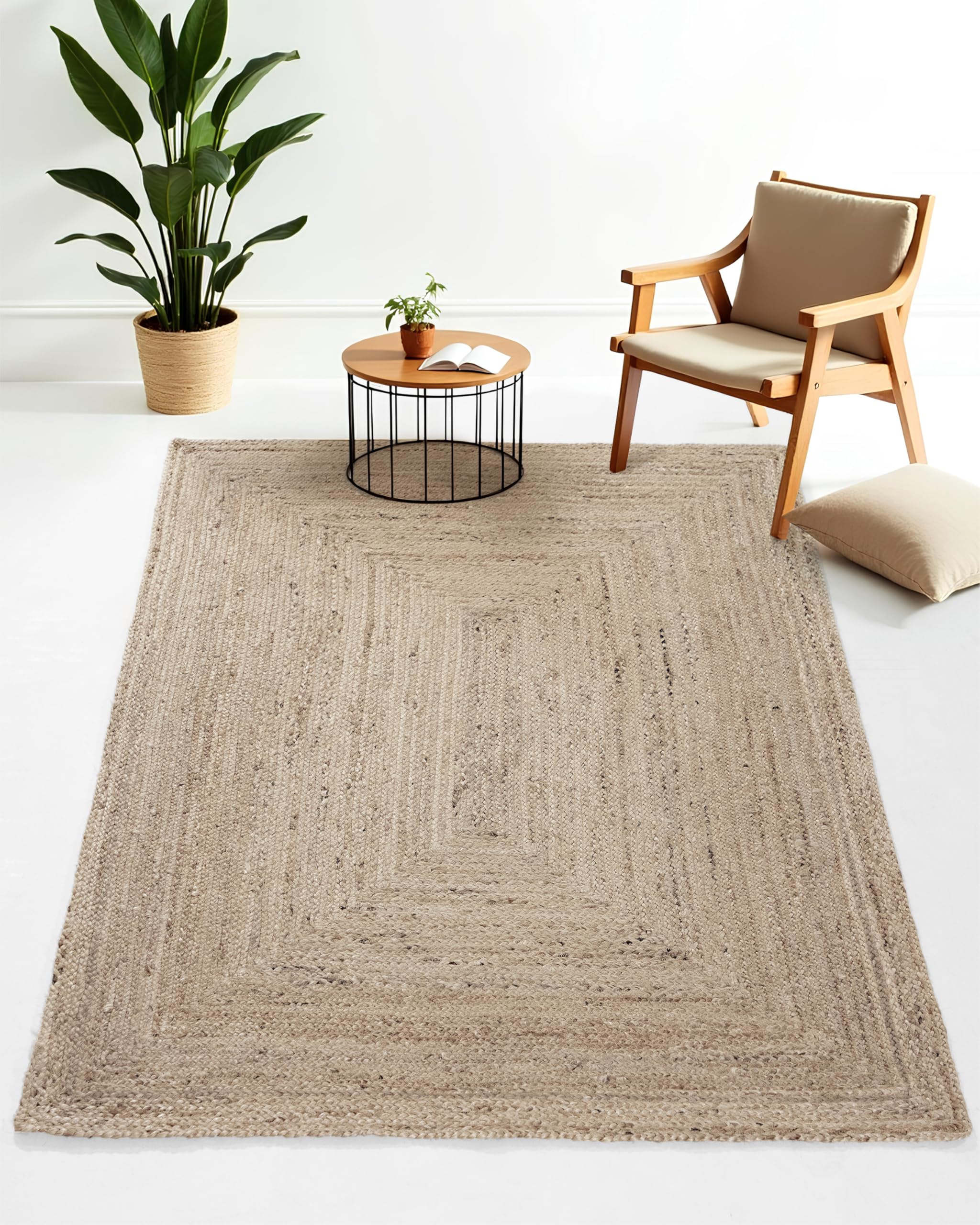 Tapis de jute pour salon chaleureux : grand modèle uni taupe facile à vivre