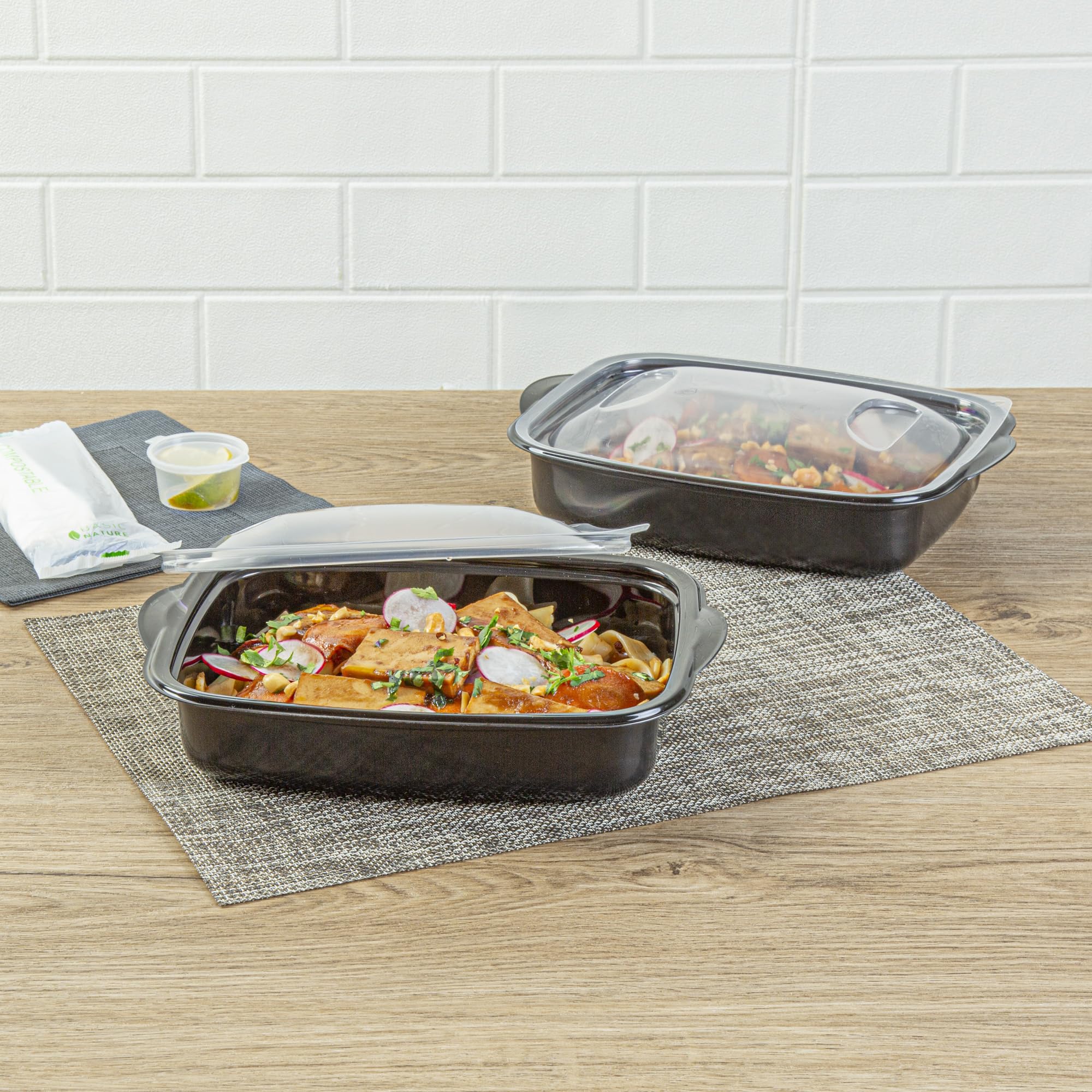Restaurantware -RW Base Lebensmittelbehälter, rechteckig, Einweg-Salatbehälter, mikrowellengeeignet, mit transparentem Deckel, schwarze Kunststoff-Lebensmittelbehälter, 3 Fächer, für Cafés, 50 Stück