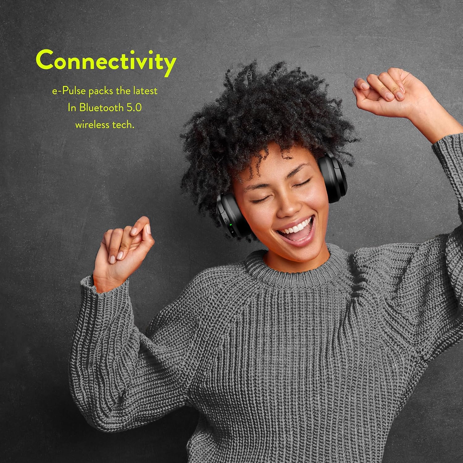 Bitmore E-Pulse headphones demonstrating Bluetooth connectivity