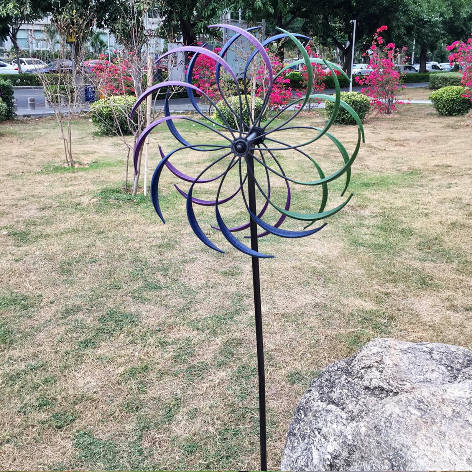 Mulino a Vento da Giardino,Girandole da Giardino in Metallo con Paletto, Girandole per Sculture A Vento All'aperto per la Decorazione del Paesaggio del Percorso del Prato del Patio