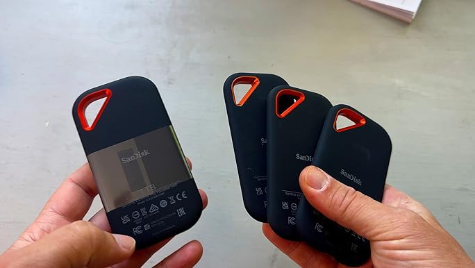 SanDisk ポータブル SSD 4TB SDSSDE81-4T00 Amazon.com: SanDisk 4TB Extreme PRO Portable SSD - Up to 2000MB/s