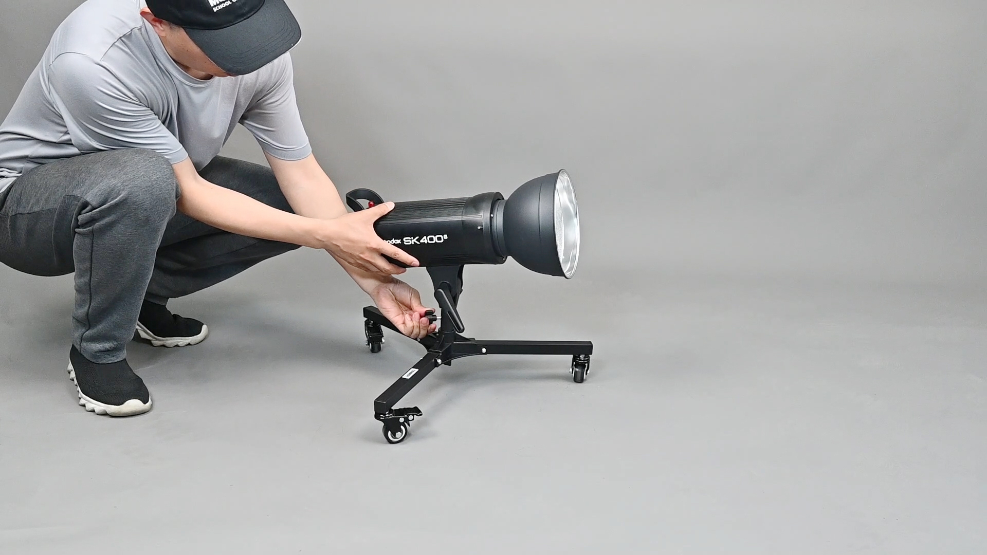 ランプ付きのスタンドです。 メーカー生産完了品〉山田照明 Z-ライト（Z-LIGHT）Z-3600B（Z