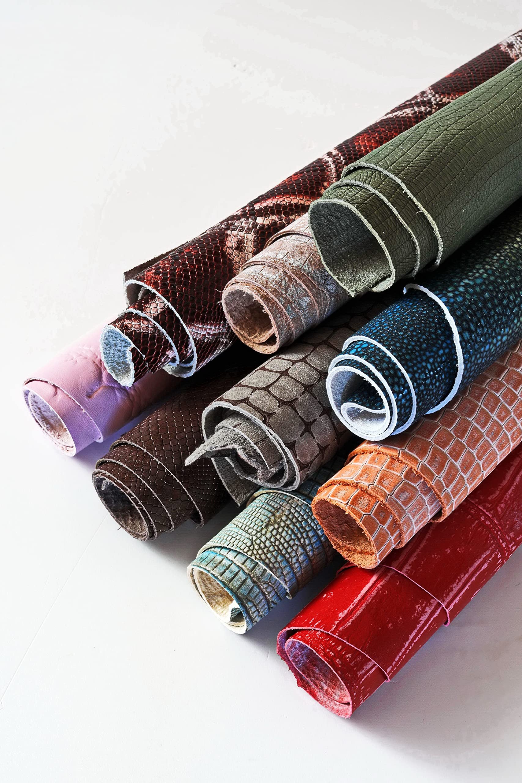 Restes de cuir mélangé, imprimés PYTHON, NOIX DE COCO et LÉZARD en différentes couleurs, idéal pour l'artisanat, 10 pcs B098 La Garzarara - France Restes de cuir mélangé, imprimés PYTHON, NOIX DE COCO et LÉZARD en différentes couleurs, idéal pour l'artisanat, 10 pcs B098 La Garzarara - France
